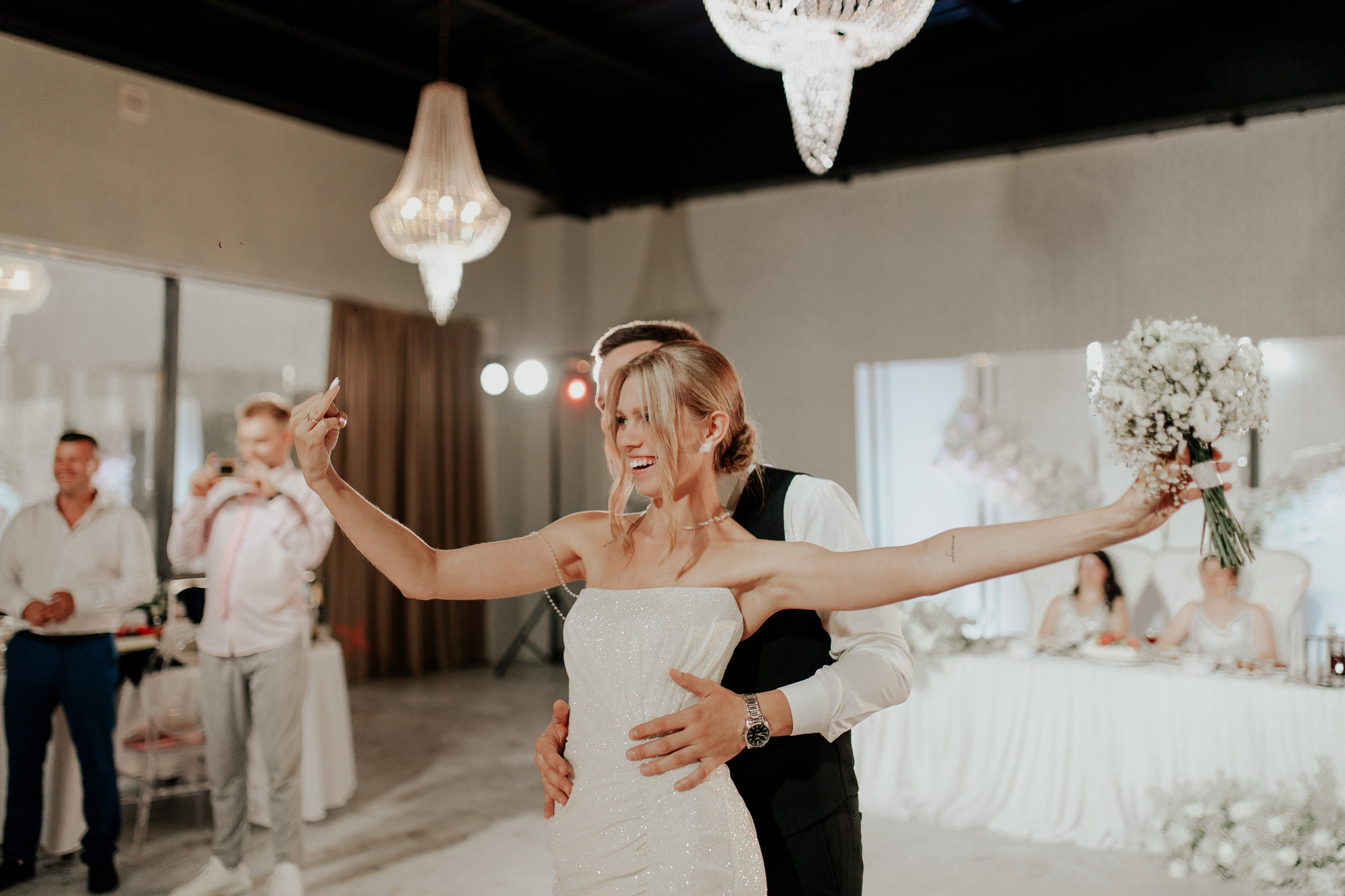 Свадебный банкет в Санкт-Петербурге — Трогательная фотосессия с родными и лавстори. Фотограф в Санкт-Петербурге Лиза Семченкова