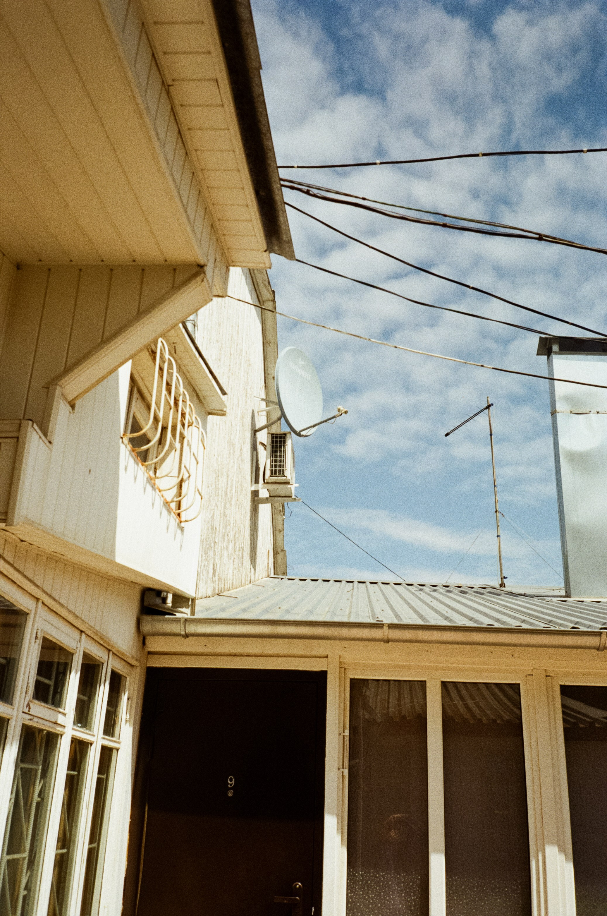 Дворик на Гагарина в Кисловодске. Паркур. Фотограф-документалист Мария Осокина