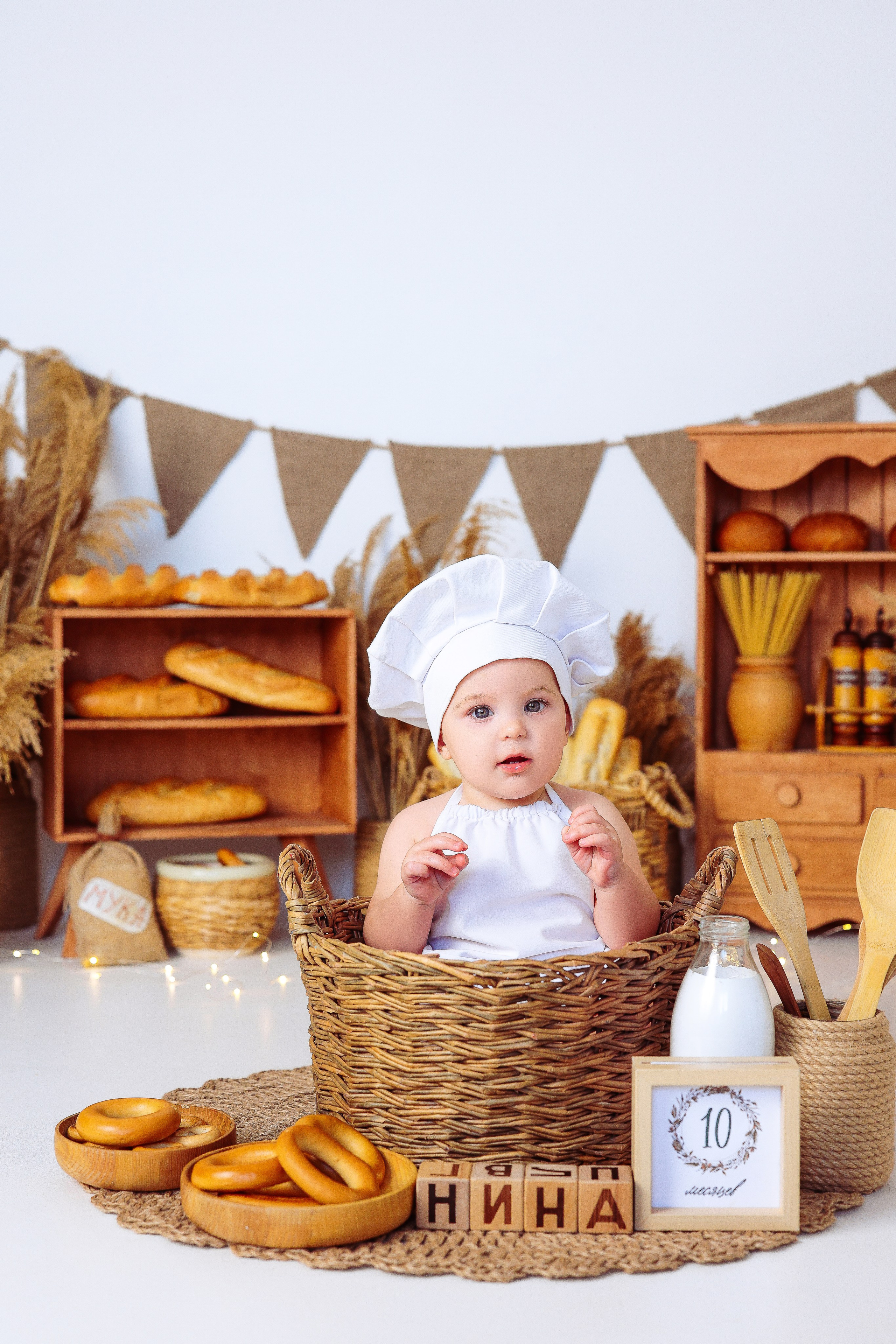 Малышки Антураж