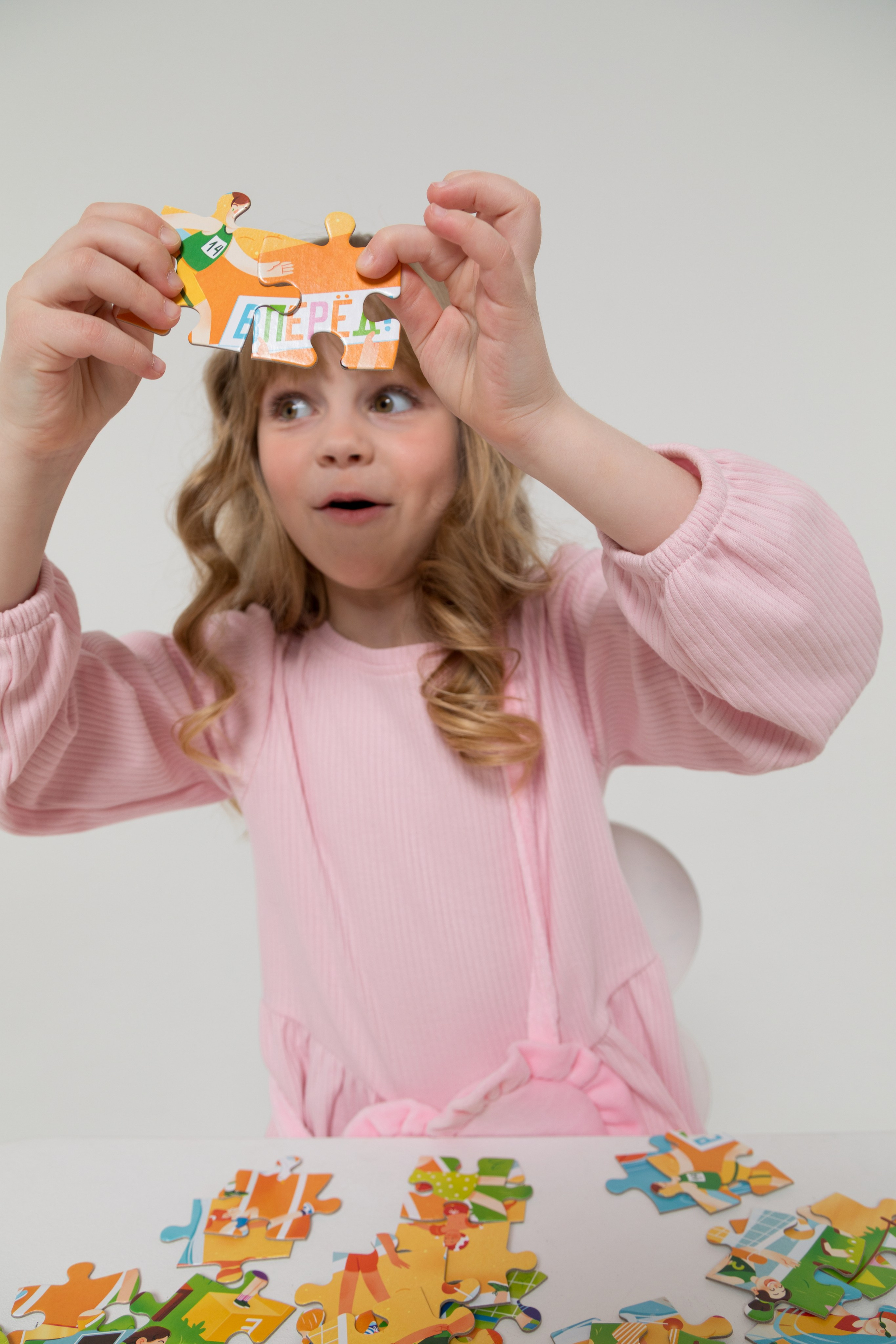 Имиджевая и каталожная съёмка для бренда детских пазлов. Детский и контент фотограф Надя Волкова Санкт-Петербург