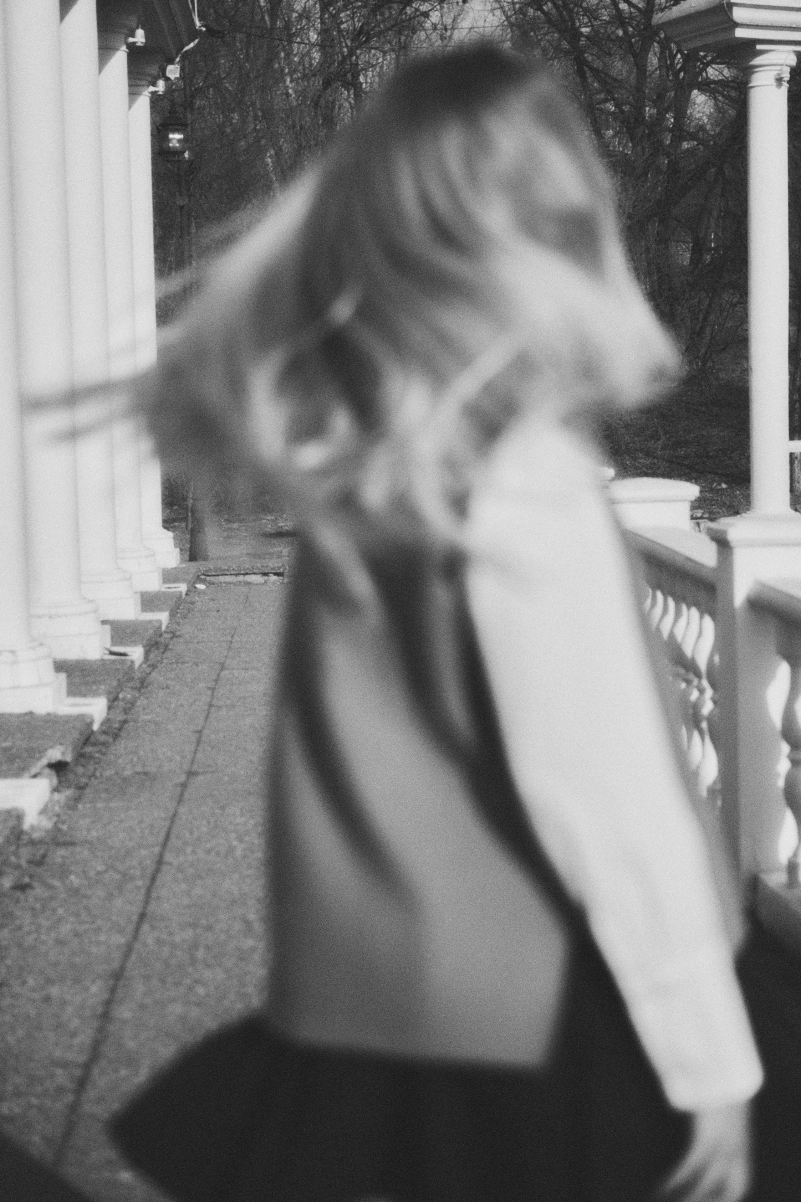 Женский портрет в городе — стиль и динамика уличной съёмки. Фотограф в Хабаровске Дмитрий Лемешков