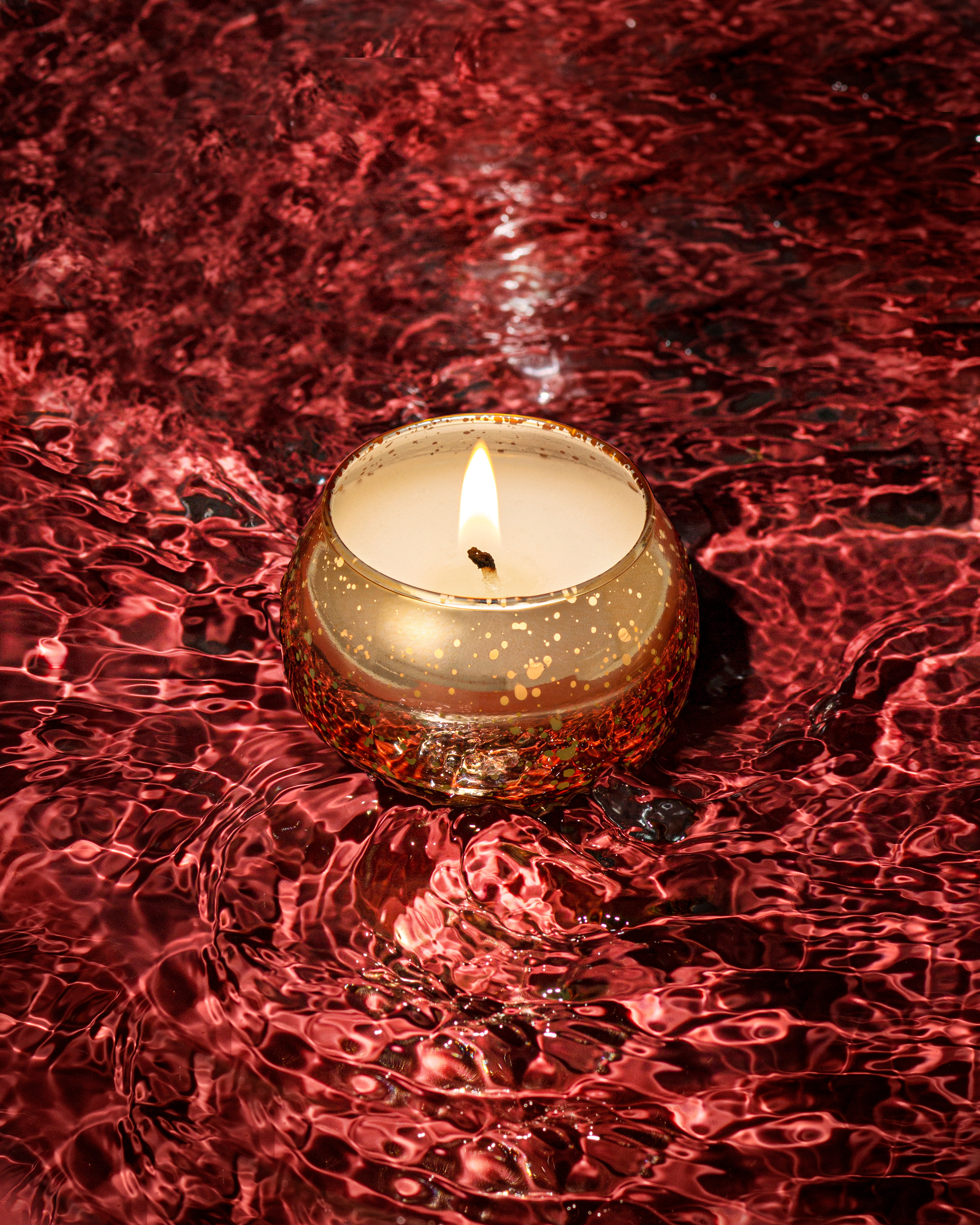 Горящая свеча. 