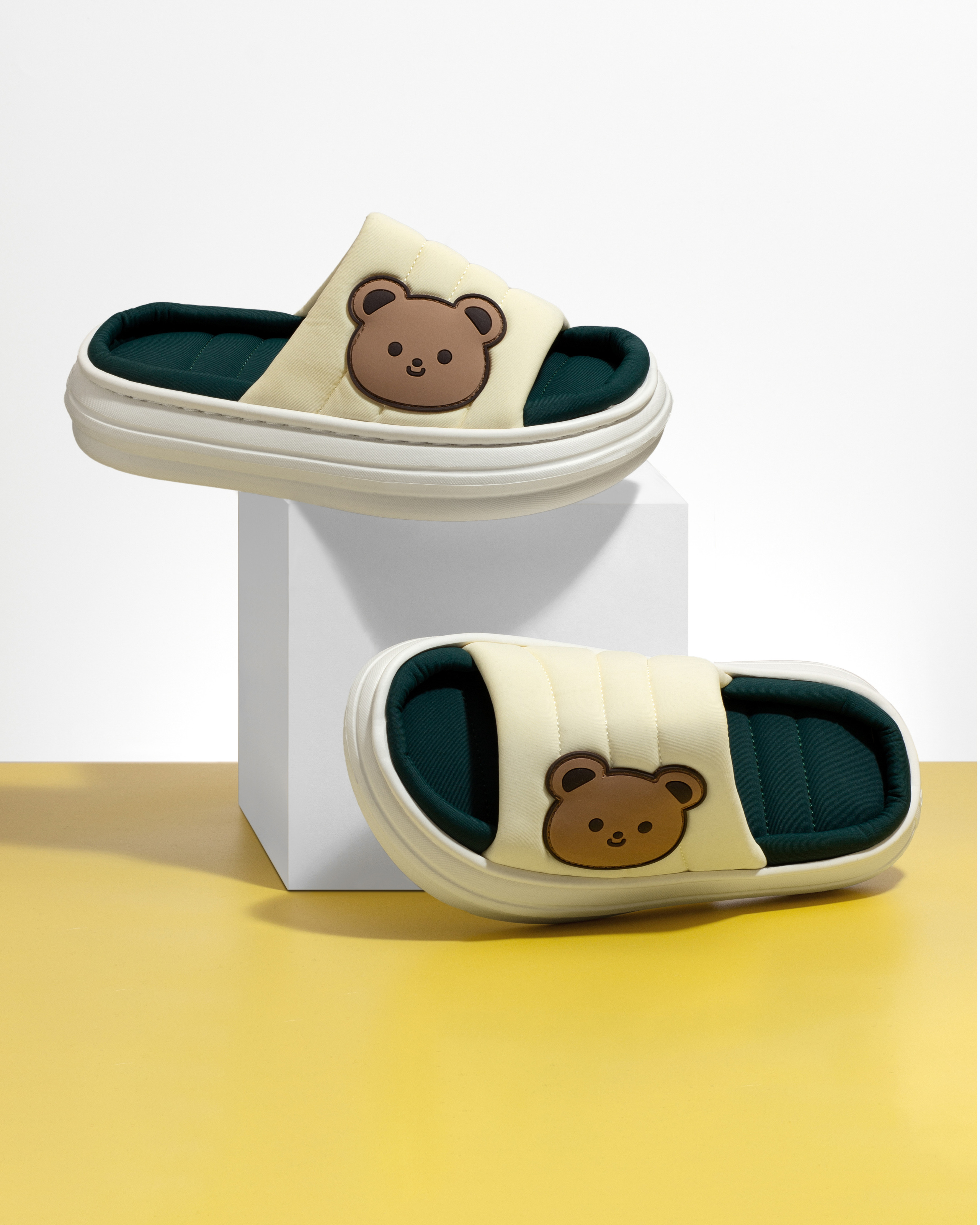 Домашние женские тапочки.