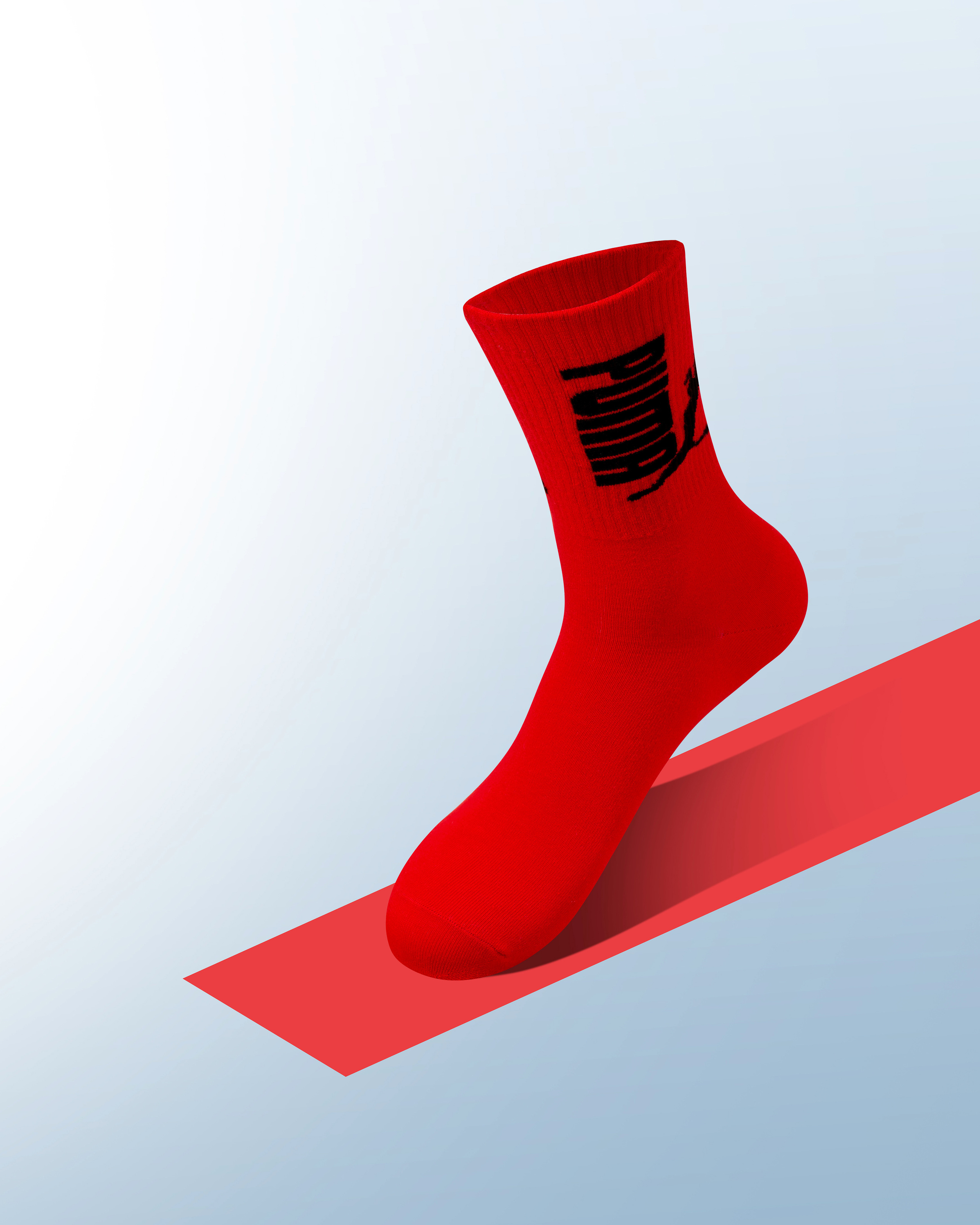 Спортивный носок на беговой дорожке