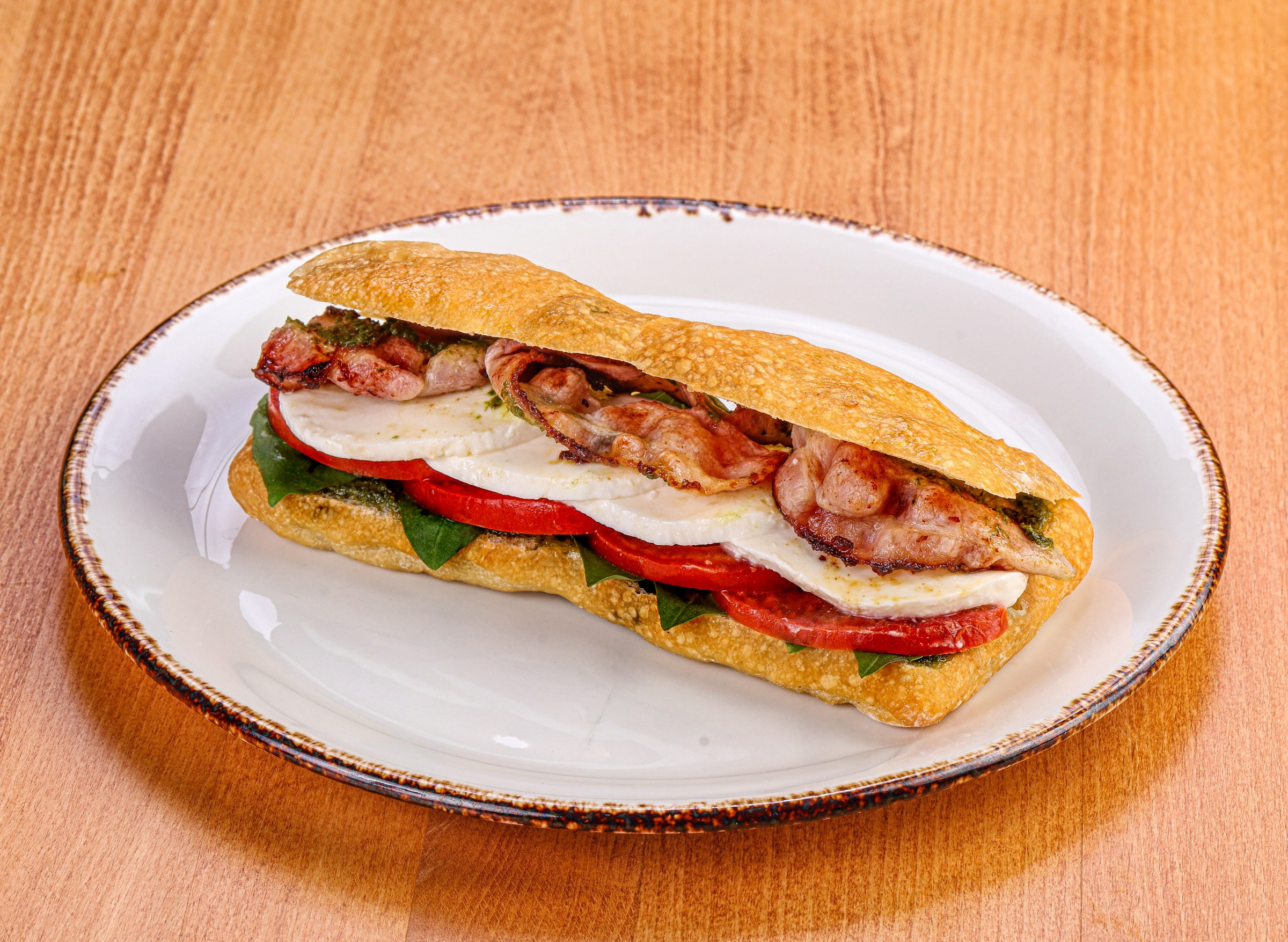 Фотосъемка бургеров и гамбургеров. Заказ по тел.: +7 (906) 006-90-22. Фуд-фотограф Андрей Старостин — съемка еды в Москве. 9000 руб. в час