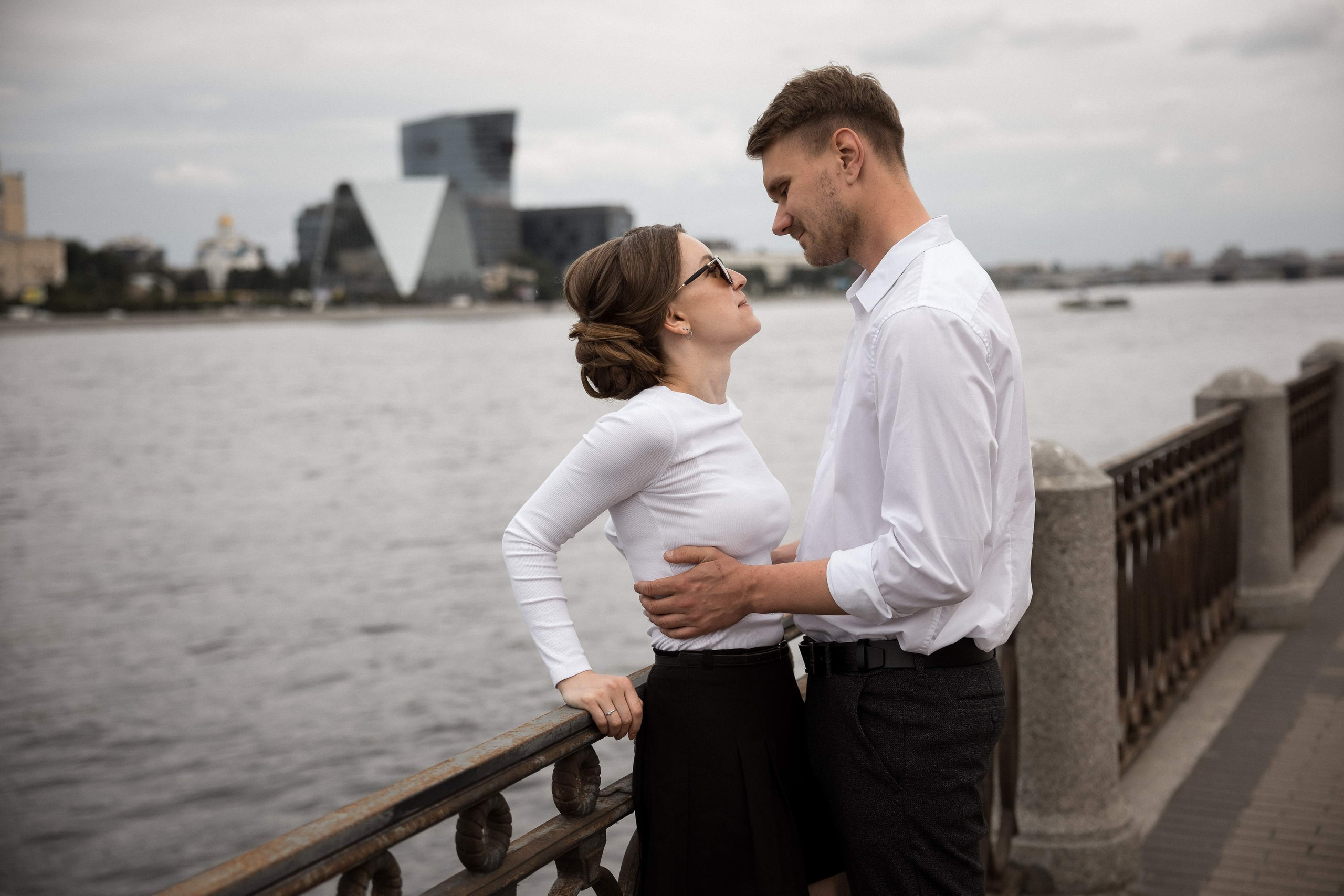 Лавстори в городе. Свадебный фотограф Игорь Брундасов 8PHOTO на свадьбу венчание загс СПб