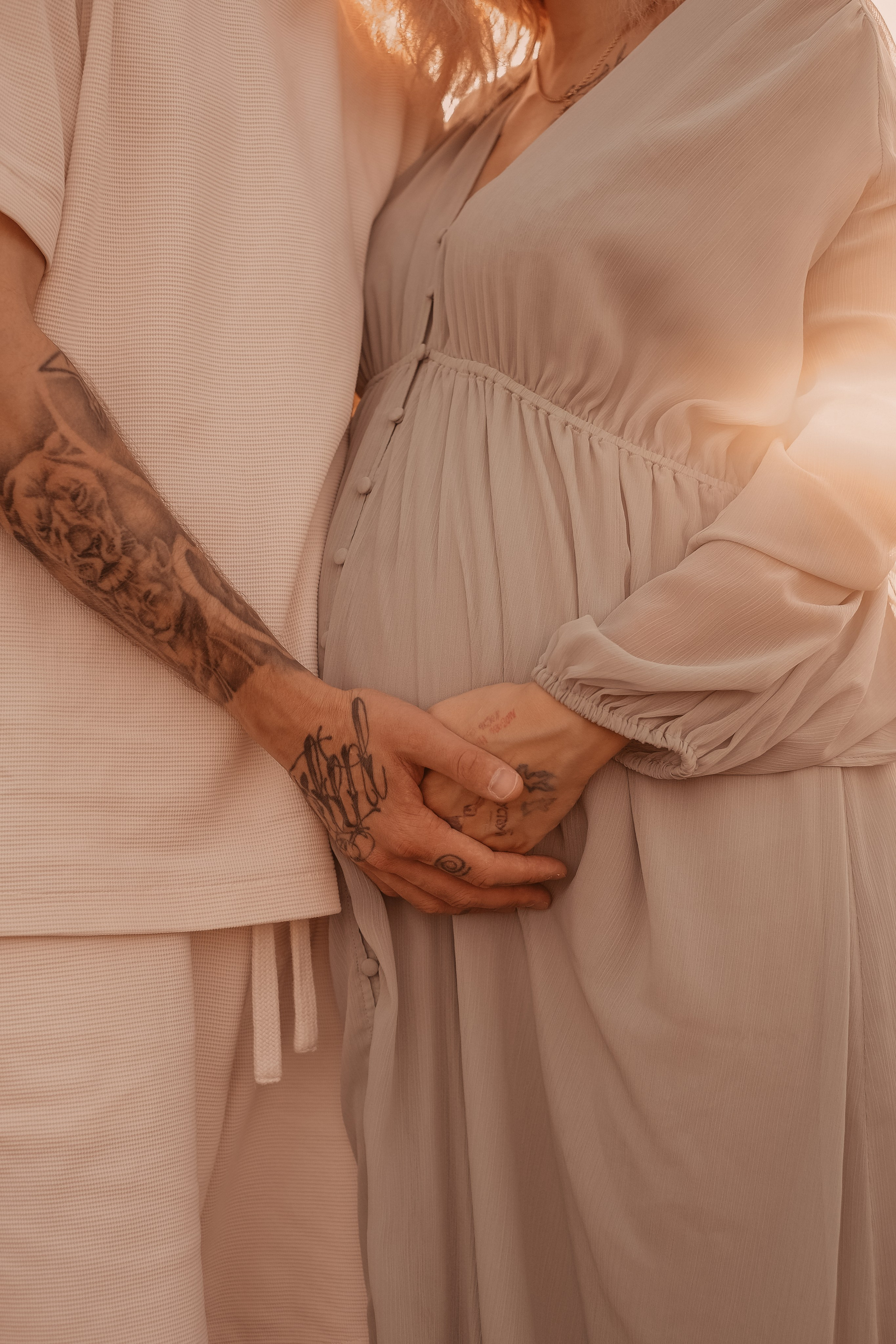 Семейная фотосессия беременности в поле