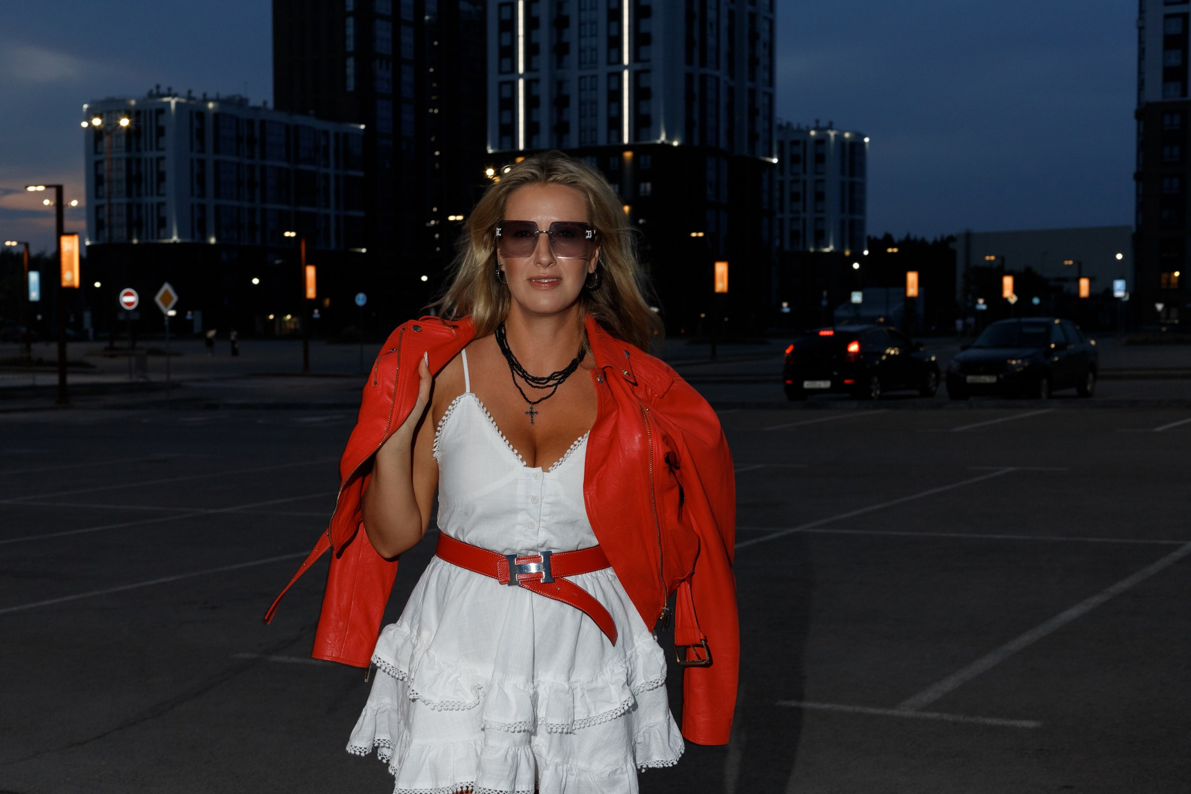 Ночная серия. Вспышка. Наталья. Евгения. Июнь 2025. Фотограф Пермь. Свадьбы. Семья и дети, школа, д. сад. Фотокниги