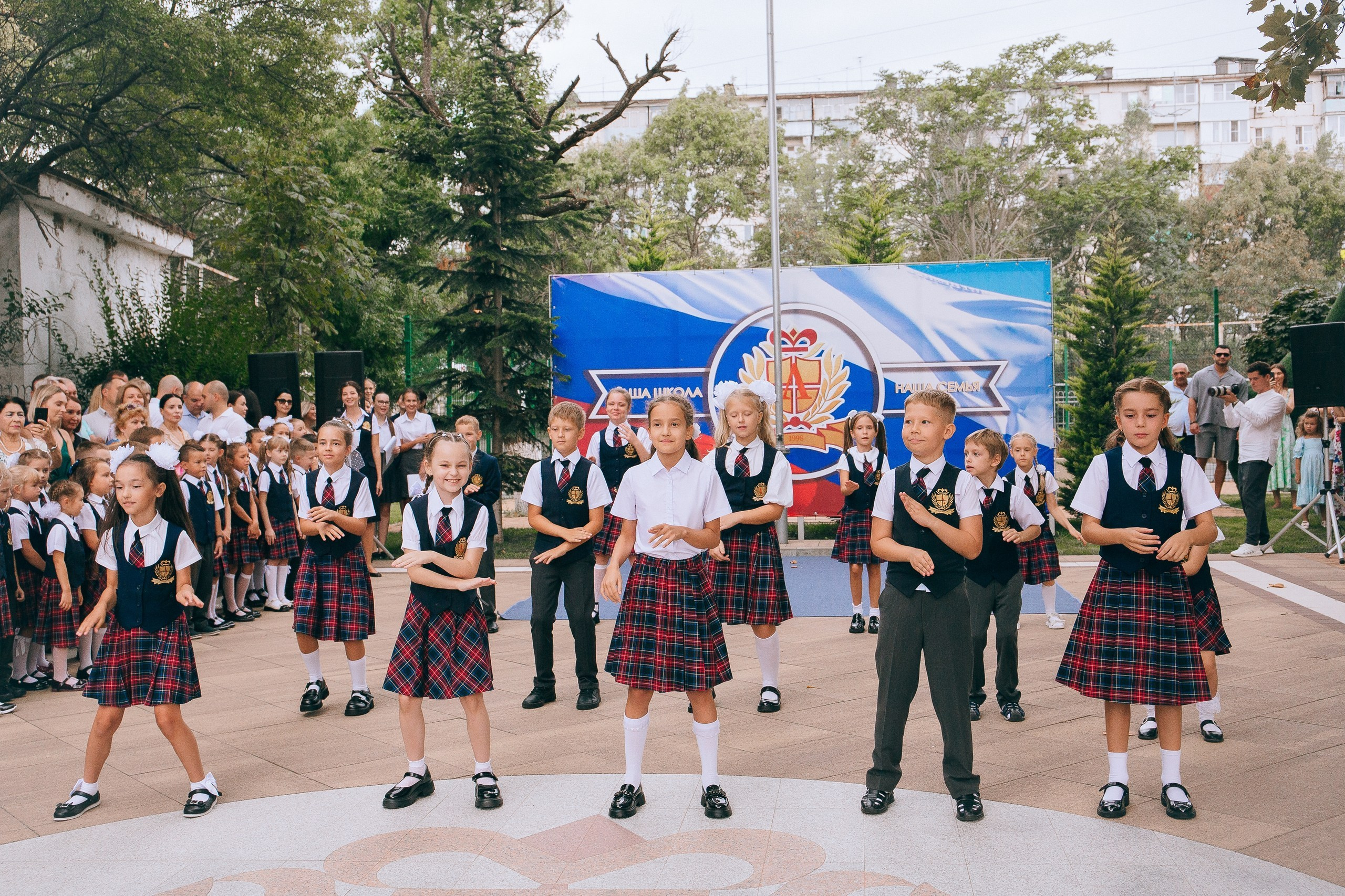 1 класс школа «Личность». Выпускные альбомы Натальи Бутко: Новороссийск, Анапа, Геленджик