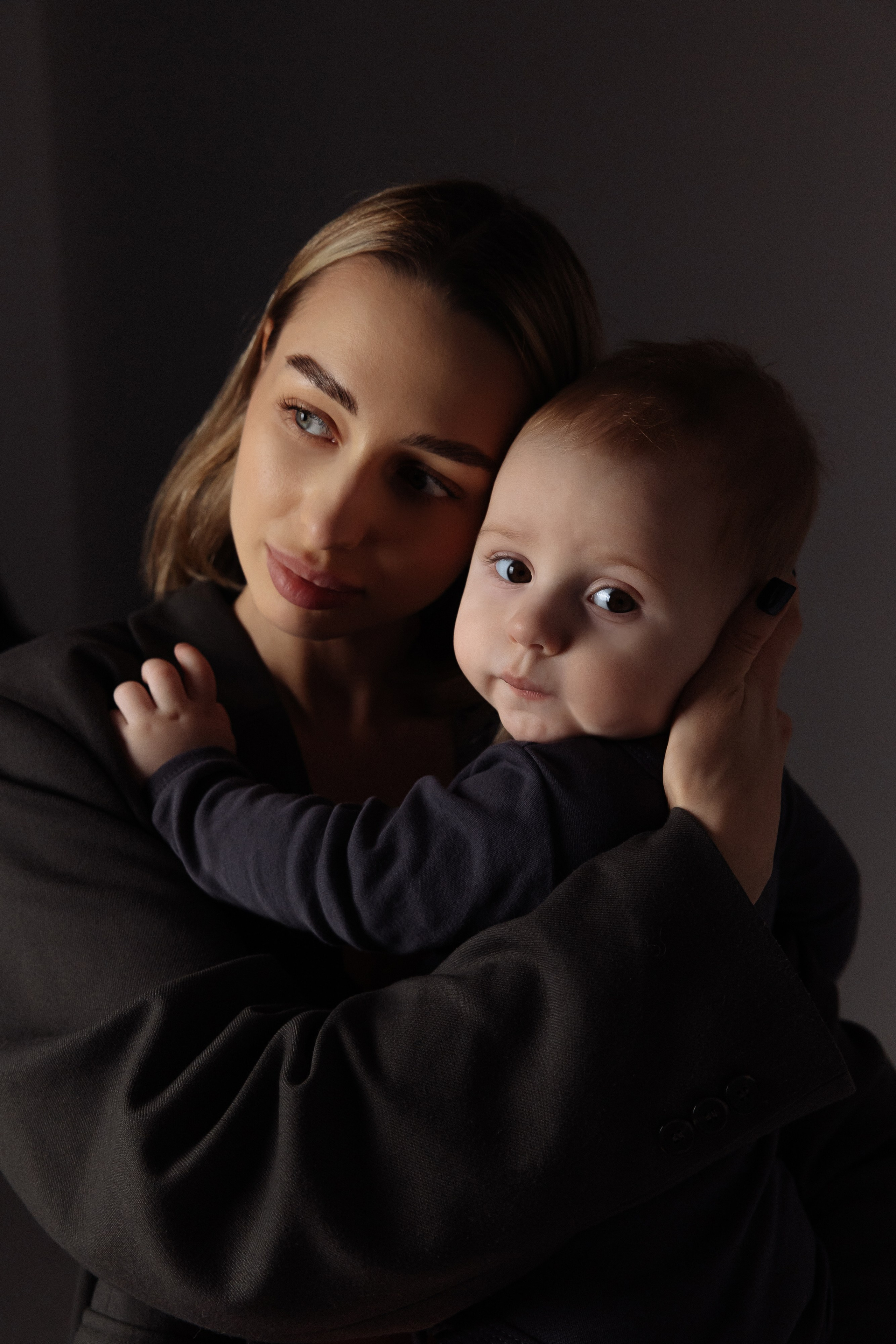 Семейная фотосессия в студии. Фотограф Норильск, Москва