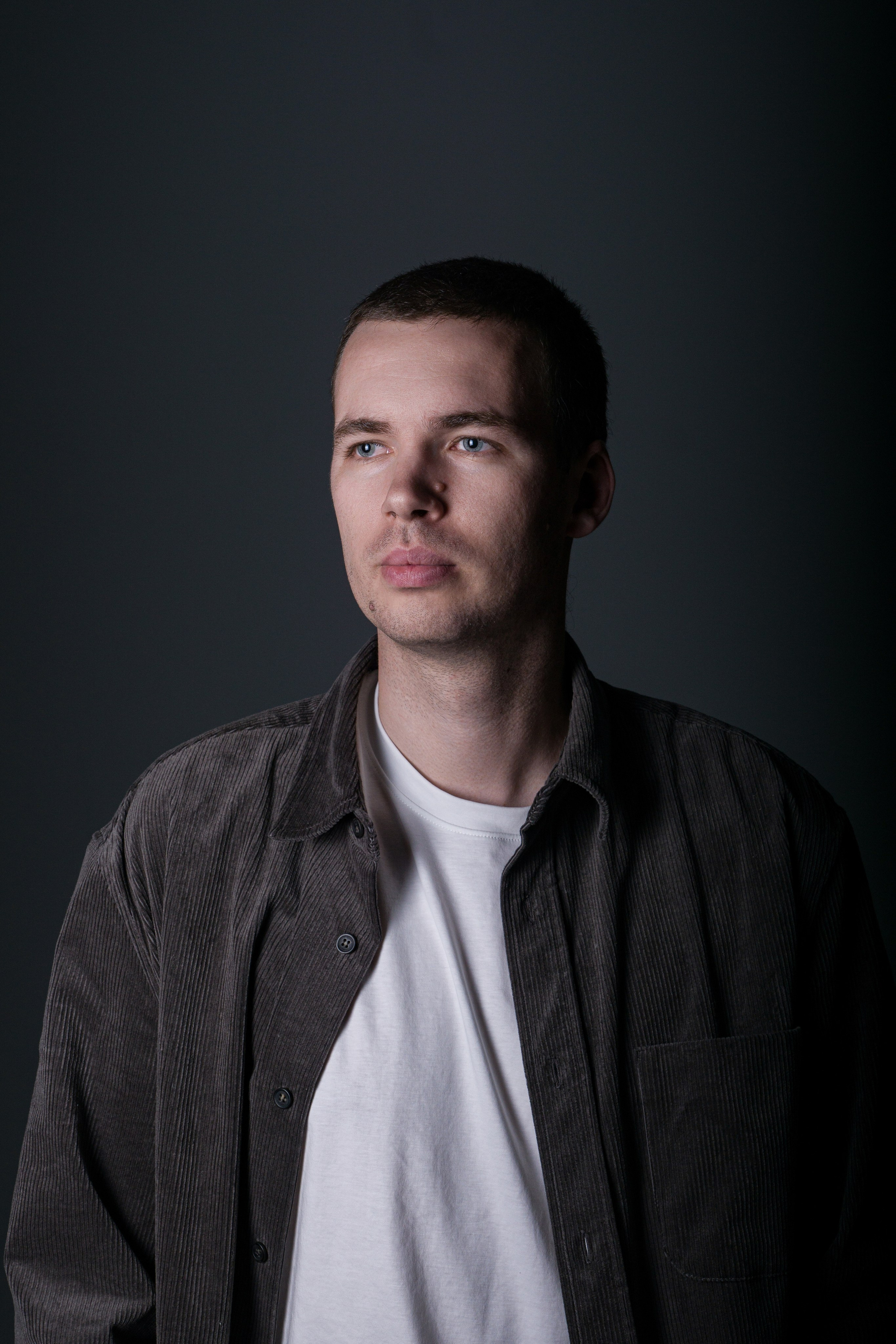 М и В. Фотограф