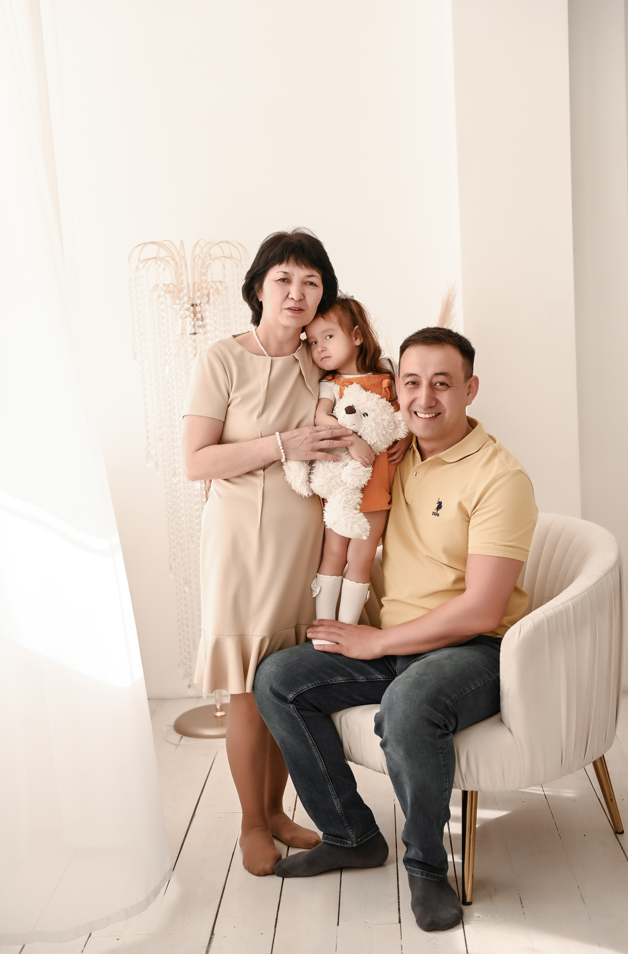 Семейная студийная  фотосессия 2. Свадебный, семейный, детский, контент фотограф в Омске Максим Ильин