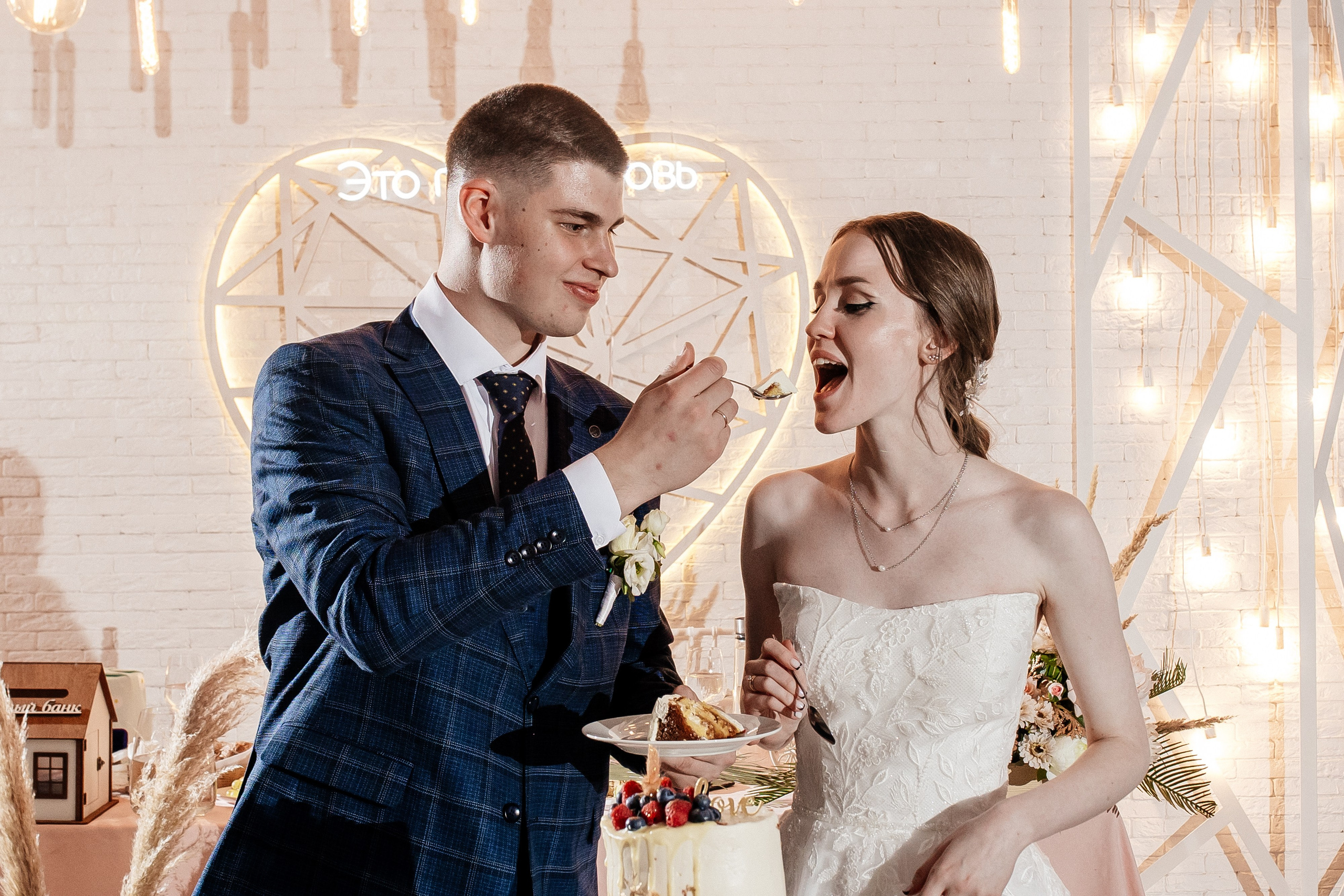 Кафе 51 08.2024. Свадебный и портретный фотограф Алина Иванова. Екатеринбург-Москва