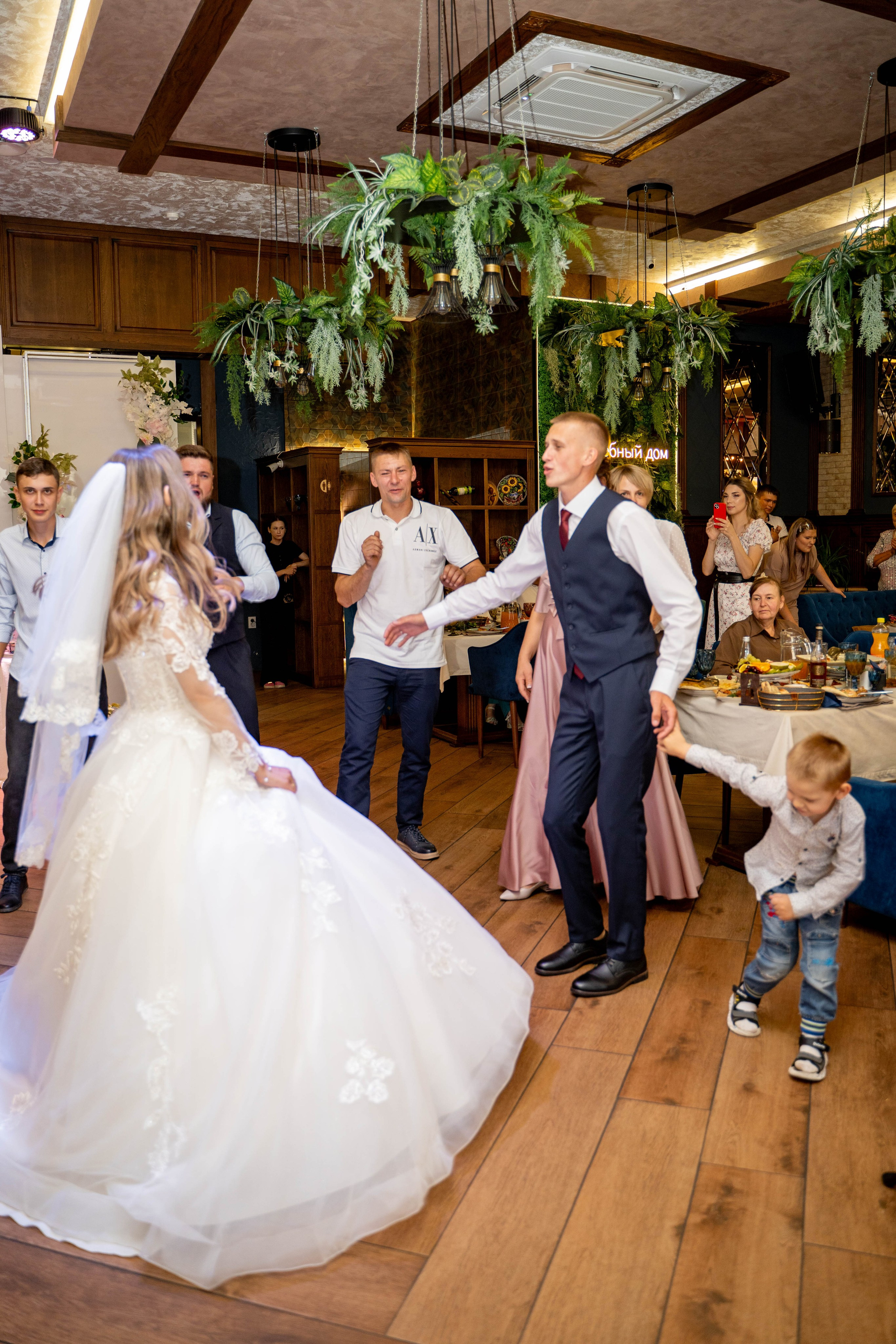 Данил и Анастасия. Видеосьемка, фотосьемка свадеб, юбилеев, утренников в Краснодарском кр