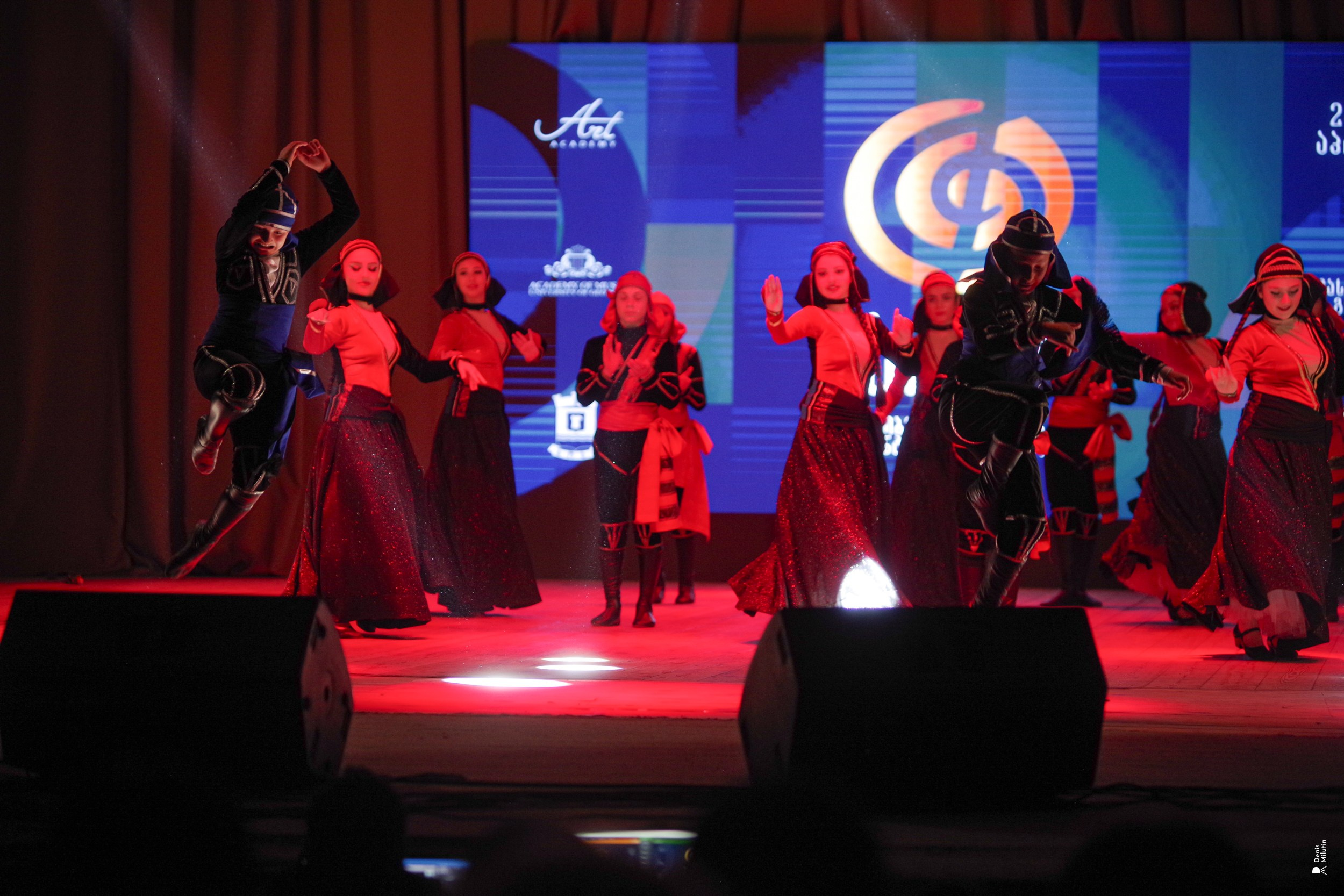 Танцы в Хоби. Портретный фотограф Денис Милютин