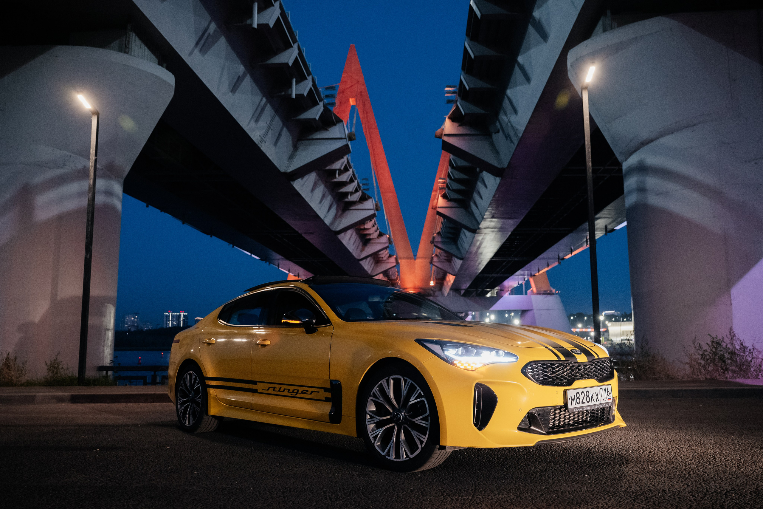 Ночные гонщики. Профессиональный фотограф Артем Рахимов в Казани