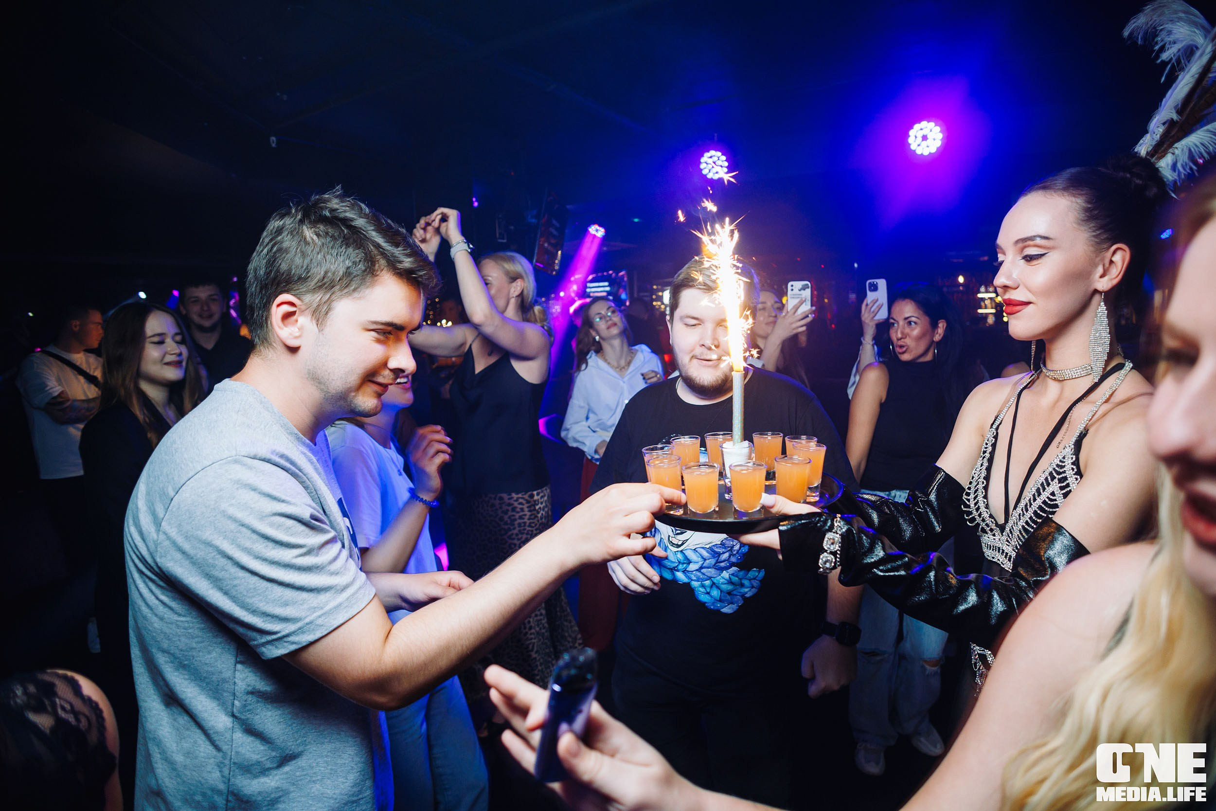 Фоторепортаж из караоке-клуба Эйфория. One Media Life: фоторепортажи, фотоотчеты с мероприятий и заведений