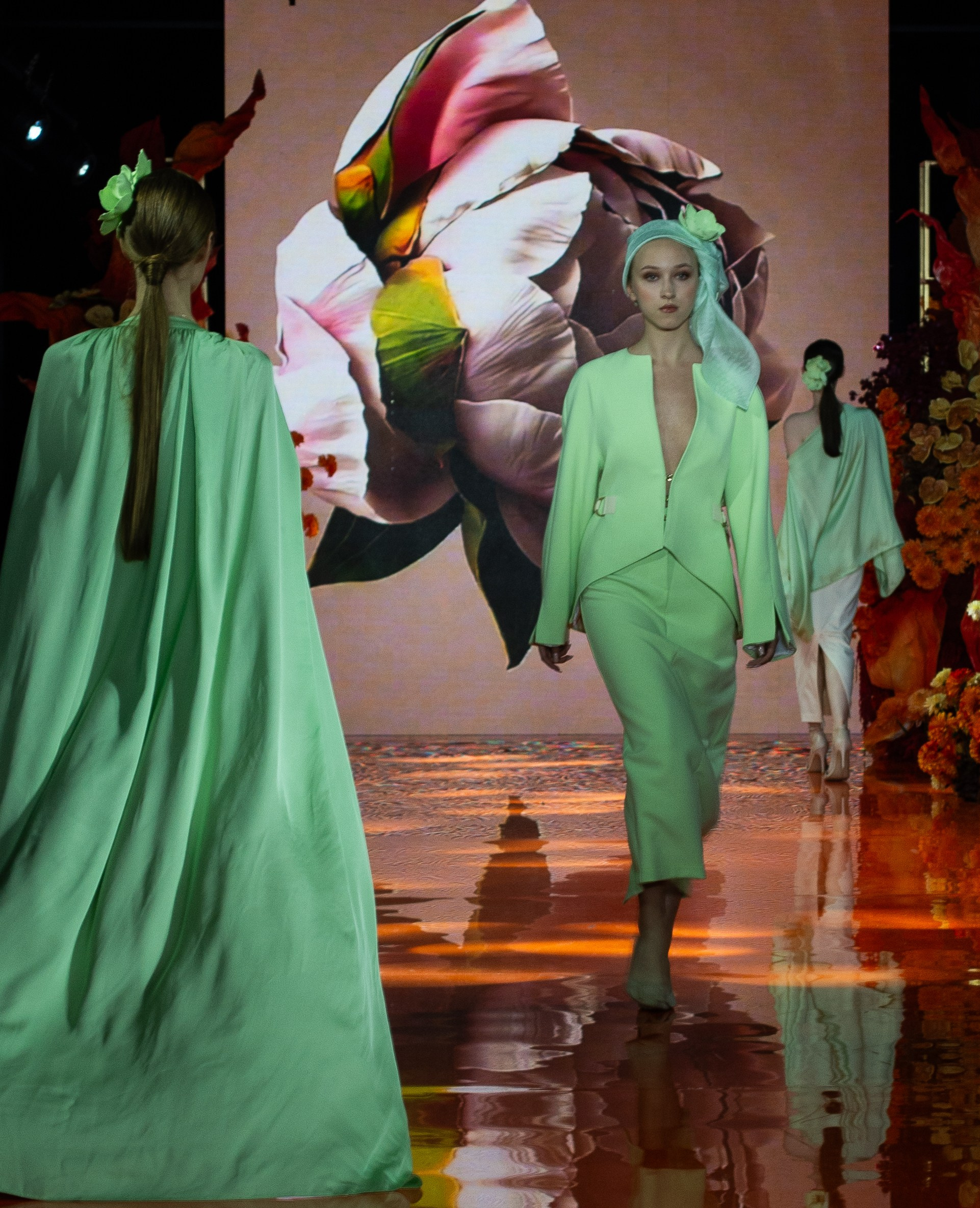 Показ Volga Fashion Week 2025. Victoria Radjevna Репортажный Фотограф — Видеограф Москва • Санкт-Петербург