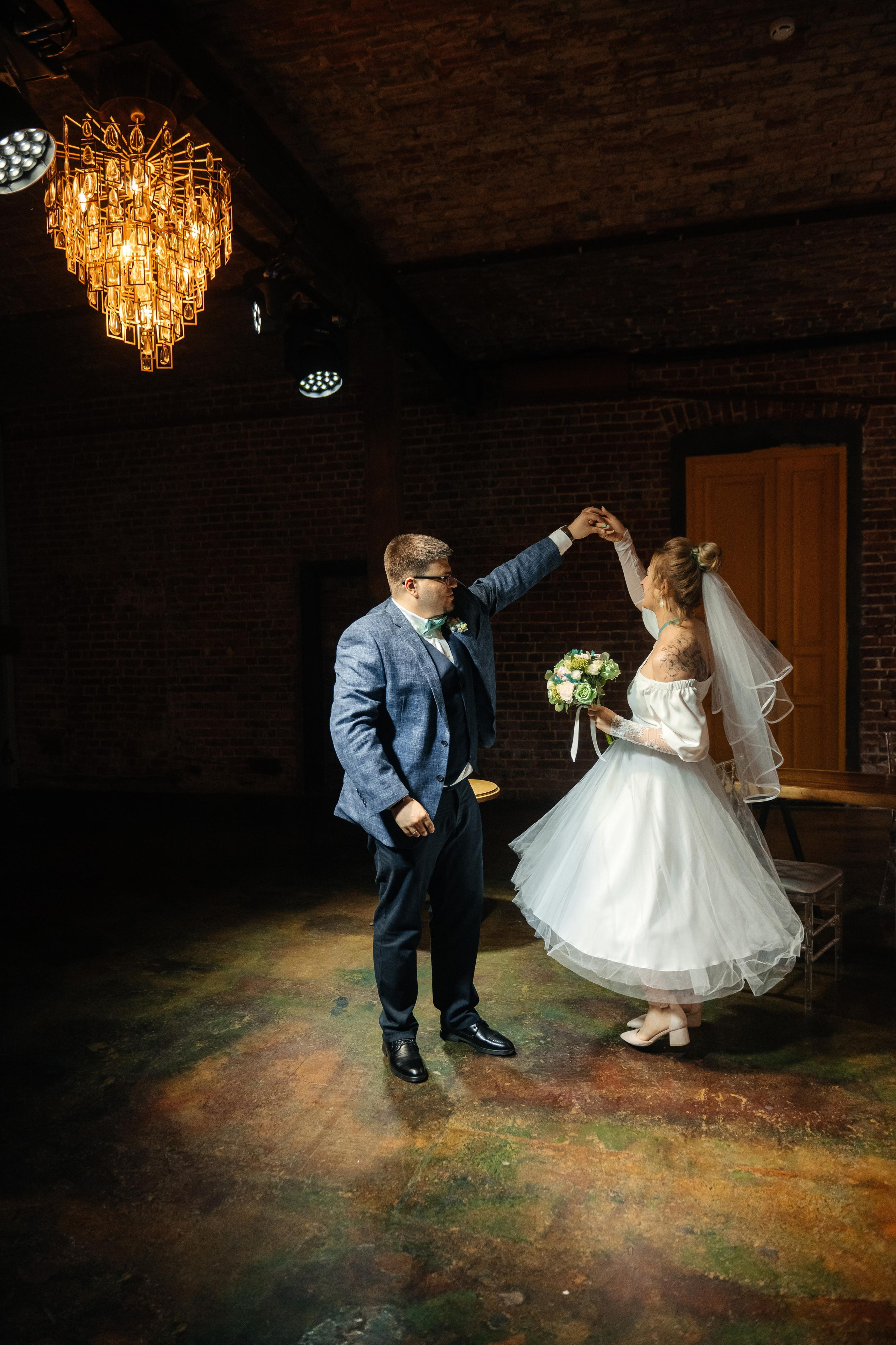 Оля и Даня Лофт Загс. Свадебный, семейный и детский фотограф в Москве и области