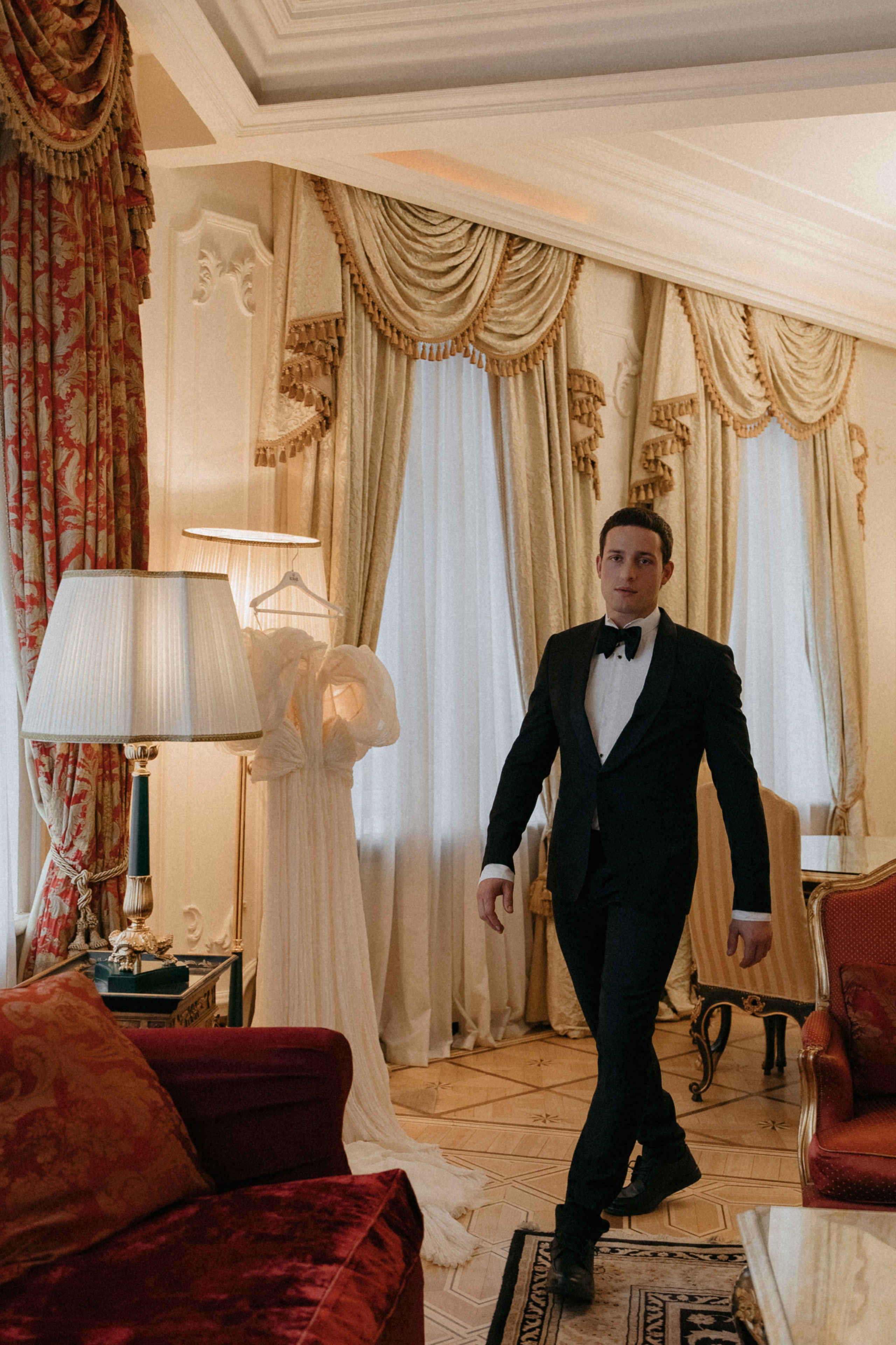 Свадебная фотосъемка в отеле Савой. Свадебный фотограф Москва