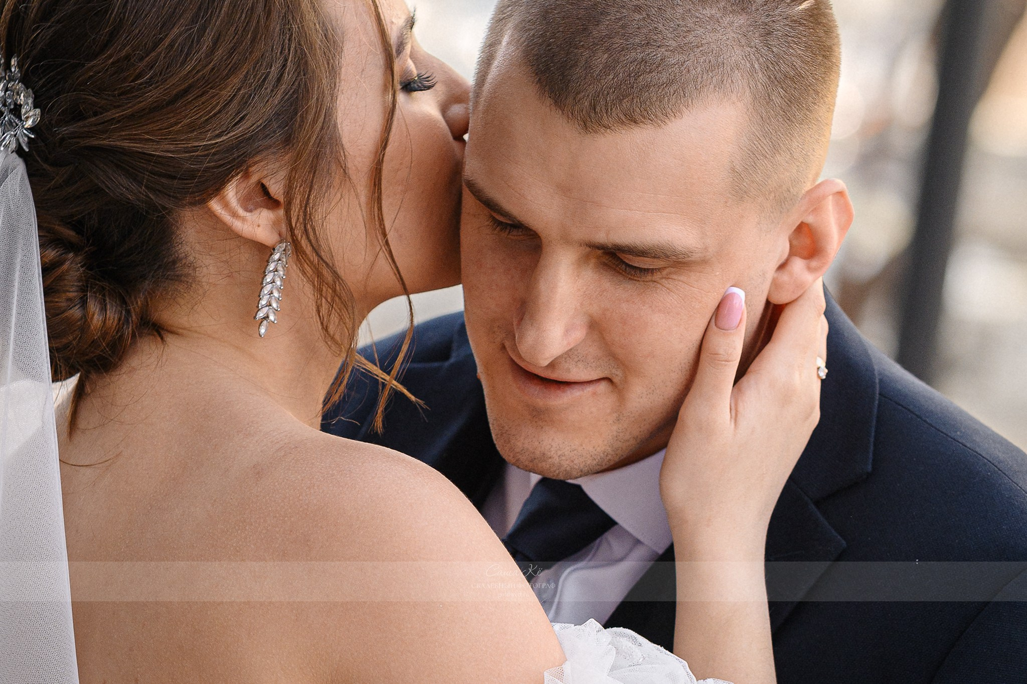 Свадебная фотосессия С&А на Садовой, 19. Свадебный, семейный и event фотограф в Новосибирске и Новосибирской области Саша Кё