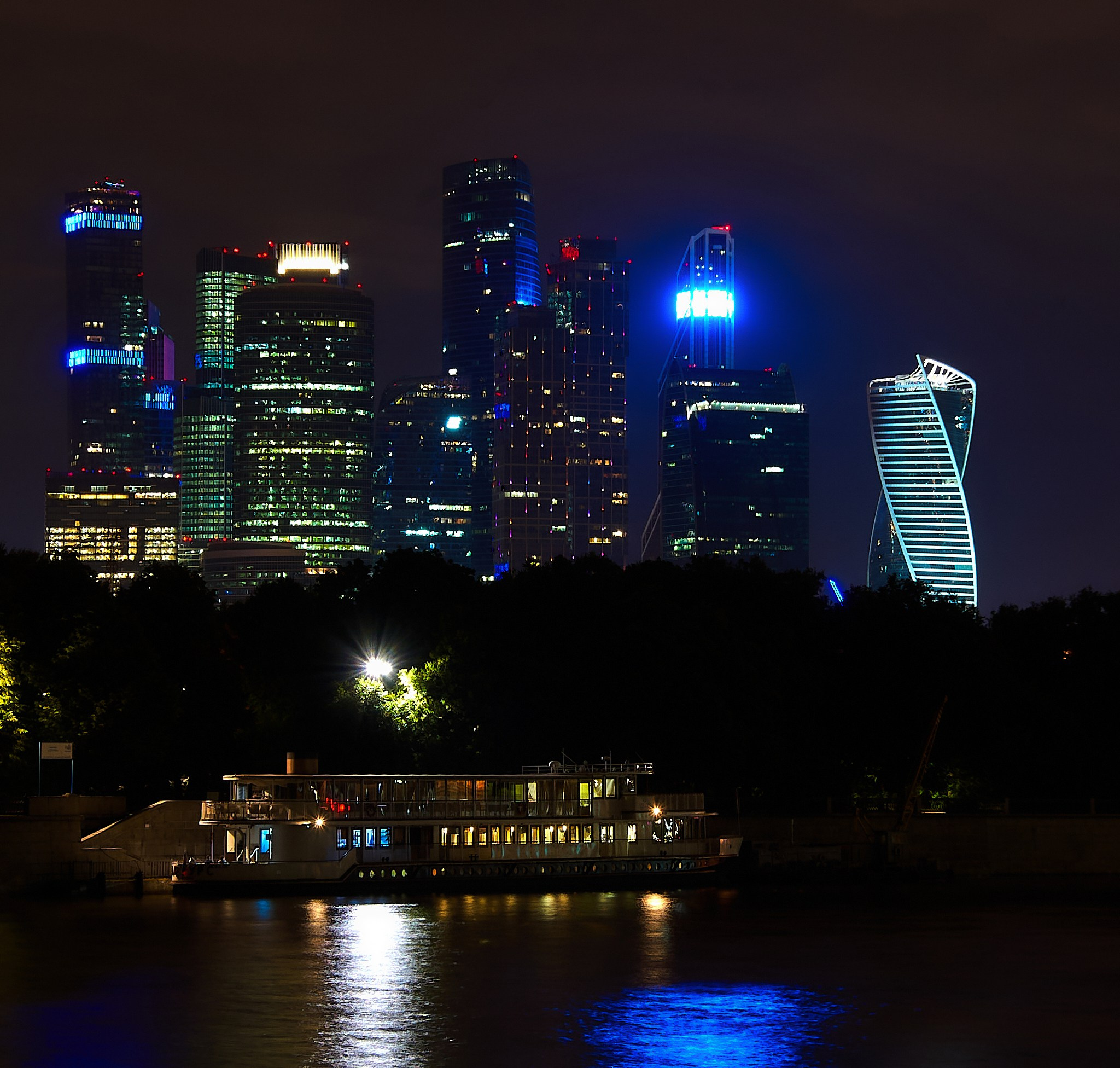 Ночная фотомагия: зачарованные города и таинственная природа. Координаты красоты — география в фокусе