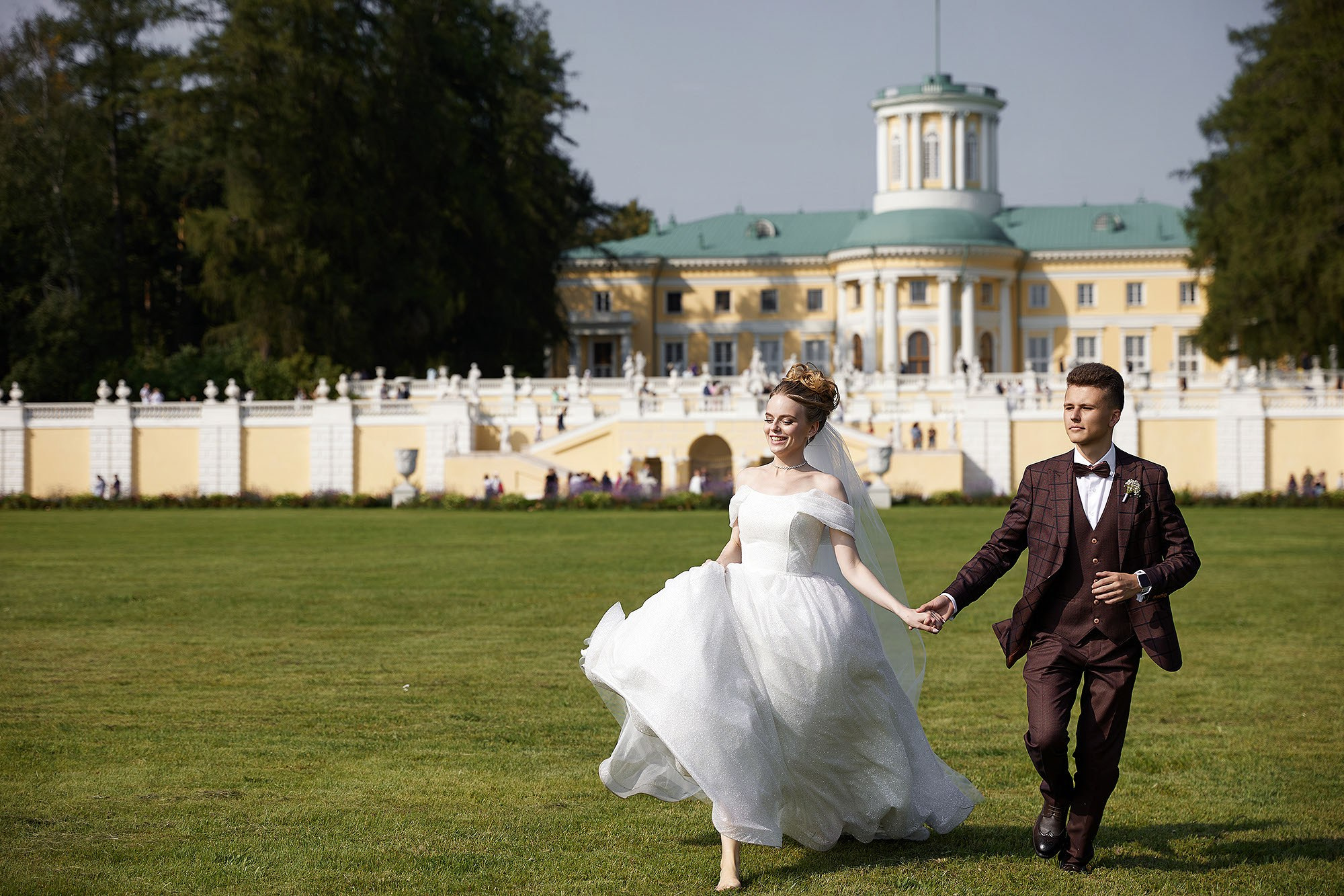 Прогулка, фотосессия жениха и невесты. Свадебная съемка. Фотограф в Москве Валерий Боцман