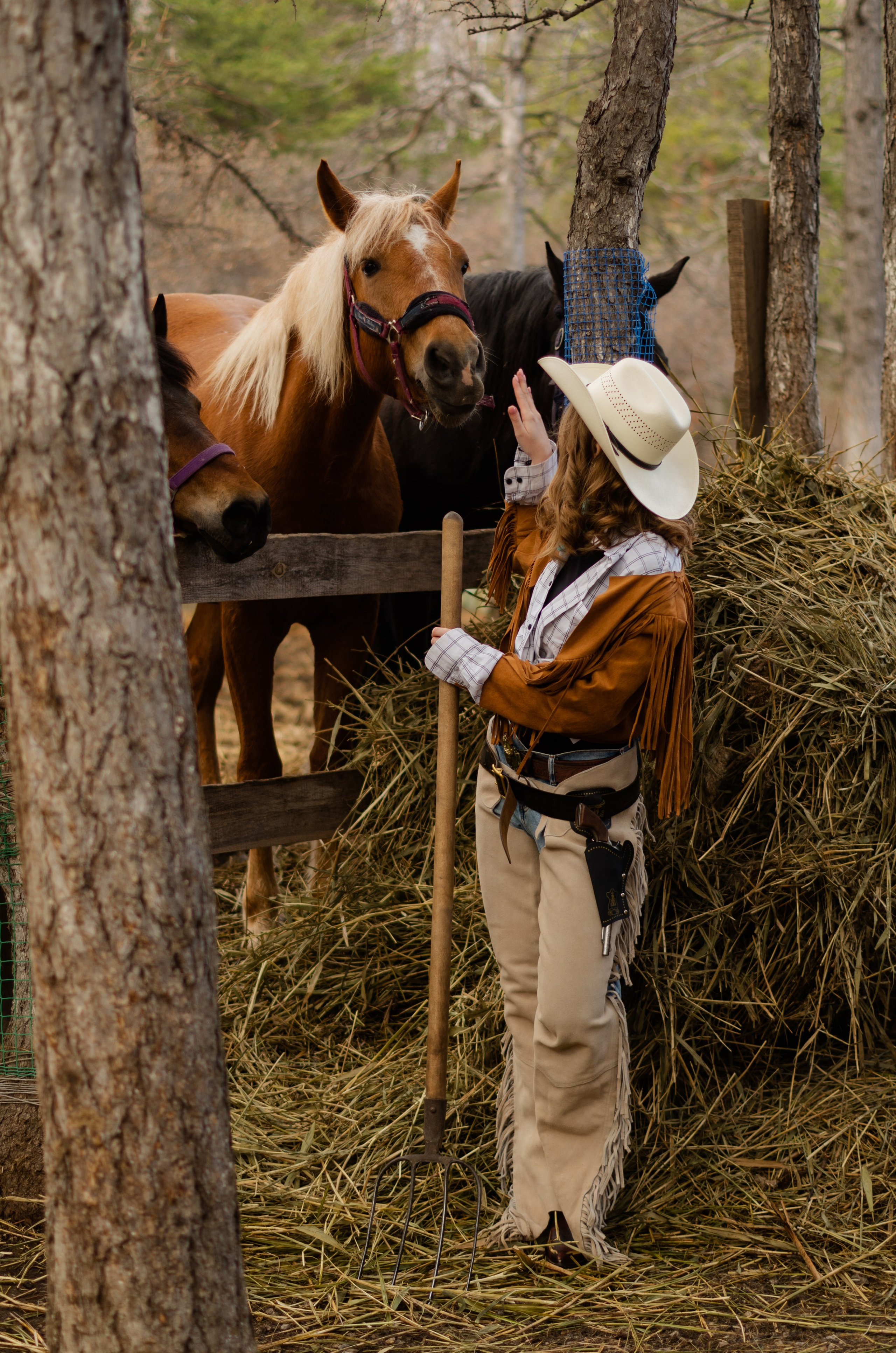 Ковбойская девчонка. Фотограф Марина Доглядная Челябинск фотосессии с лошадьми, мотоциклами