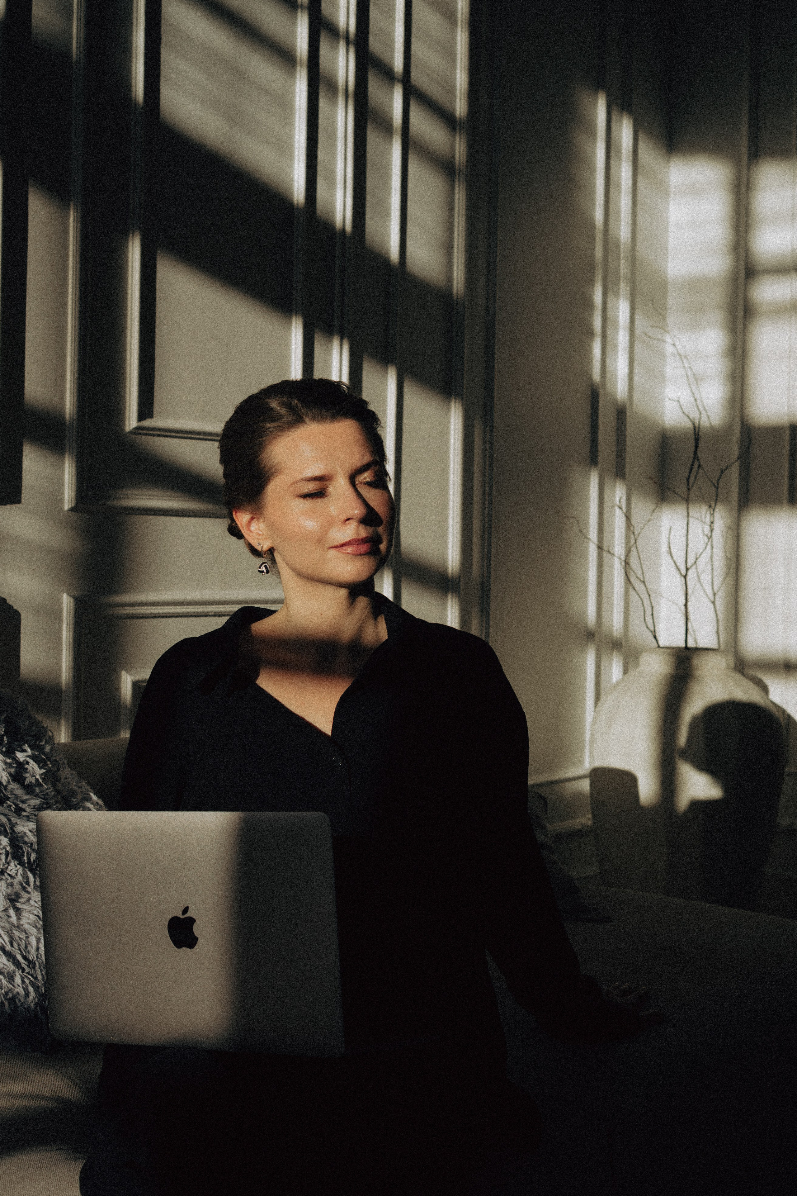 ФОТОСЕСИИЯ В СТУДИИ ДЛЯ ДЕВУШКИ ПСИХОЛОГА. Профессиональный фотограф, Санкт-Петербург — Виктория Богомолова