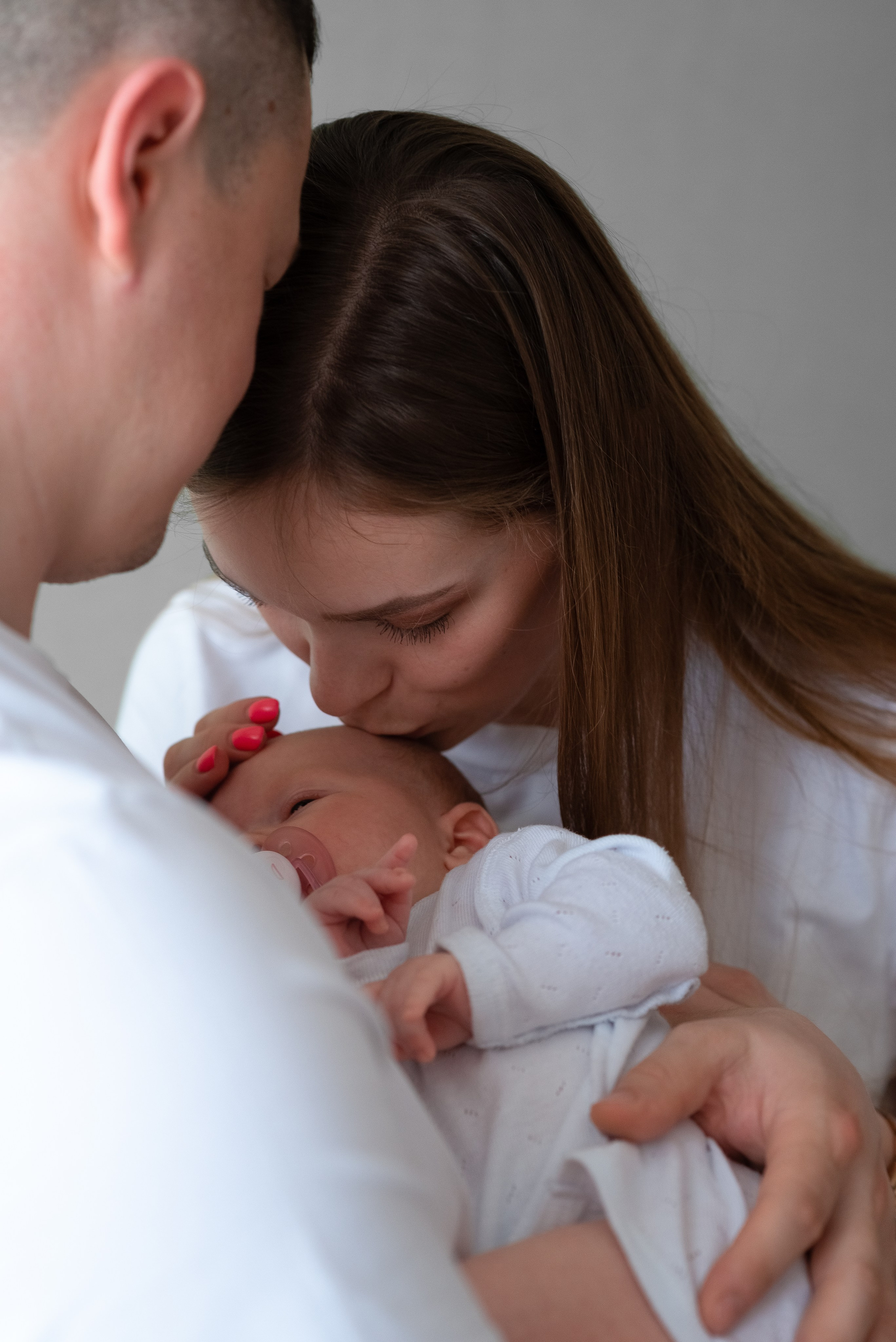Маленькая Машенька. Семейный фотограф на выписку из роддома и крещение Минск Настя Гришук