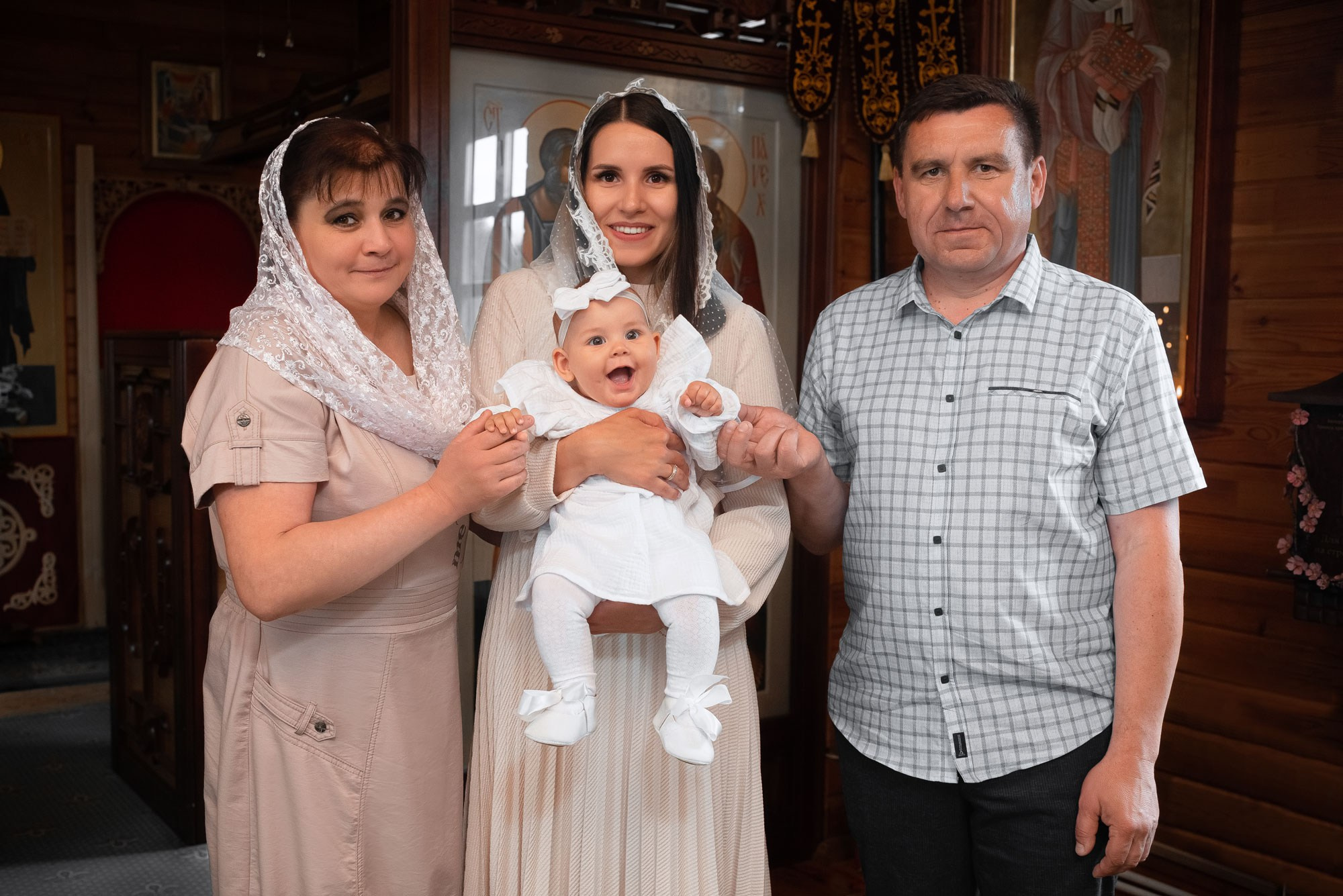 Крещение Злата хр. Николая Японского. Семейный фотограф на выписку из роддома и крещение Минск Настя Гришук