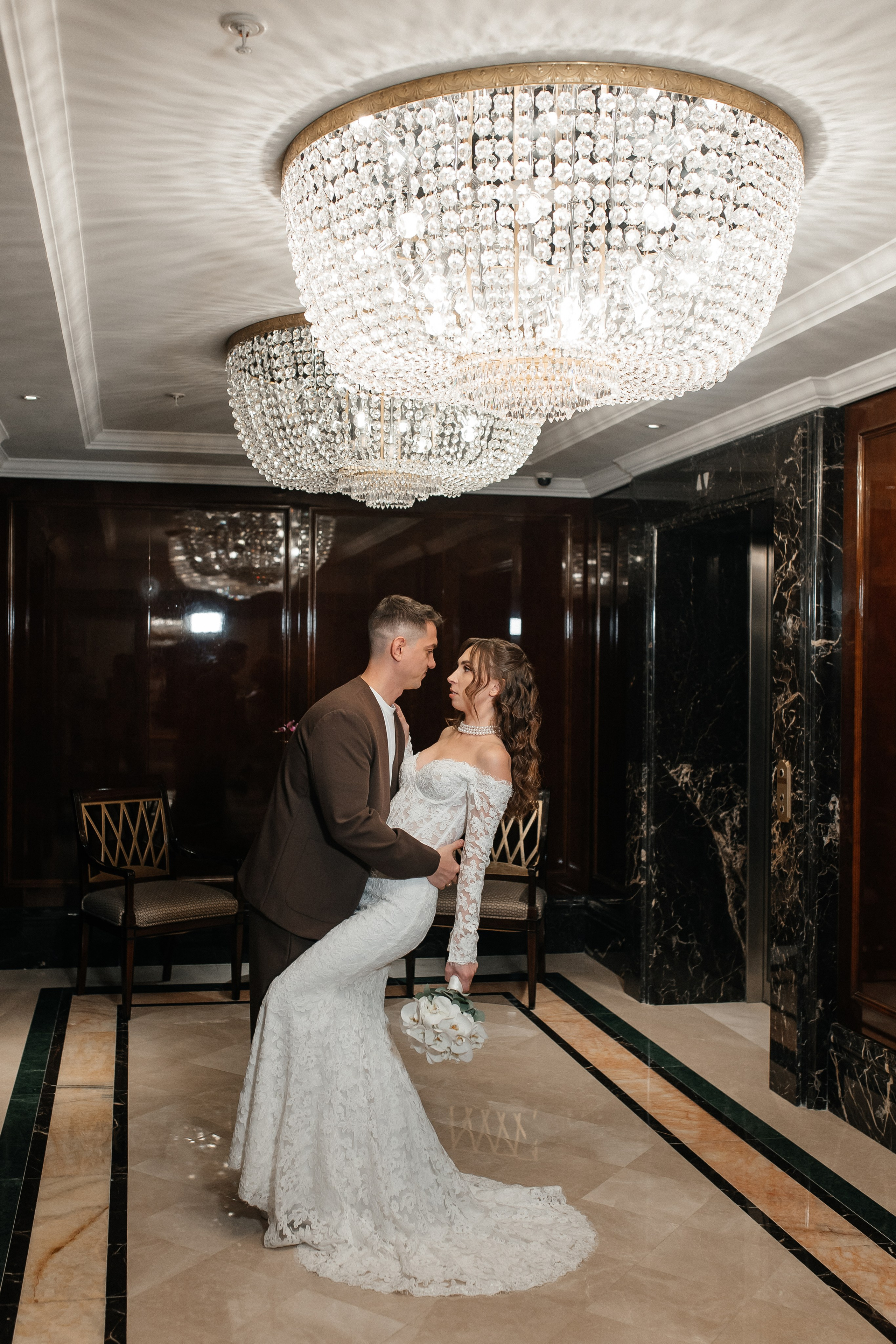 Свадебная фотосессия в отеле Карлтон Москва