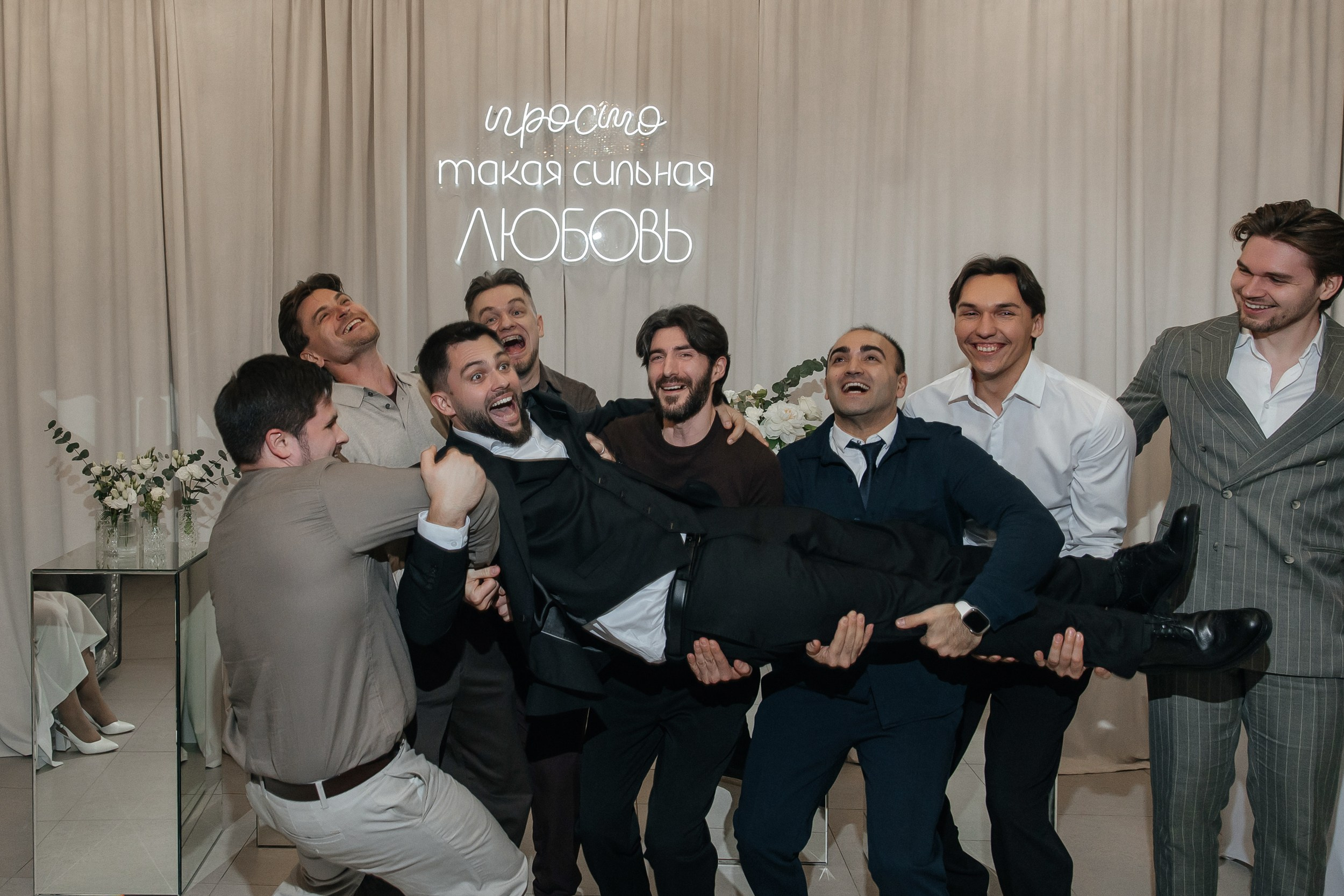 Свадьба в отеле Twelve Reasons, Барвиха Luxury Village, La Riva Hall в Москве. Свадебный фотограф в Москве Дарья Олендарёва