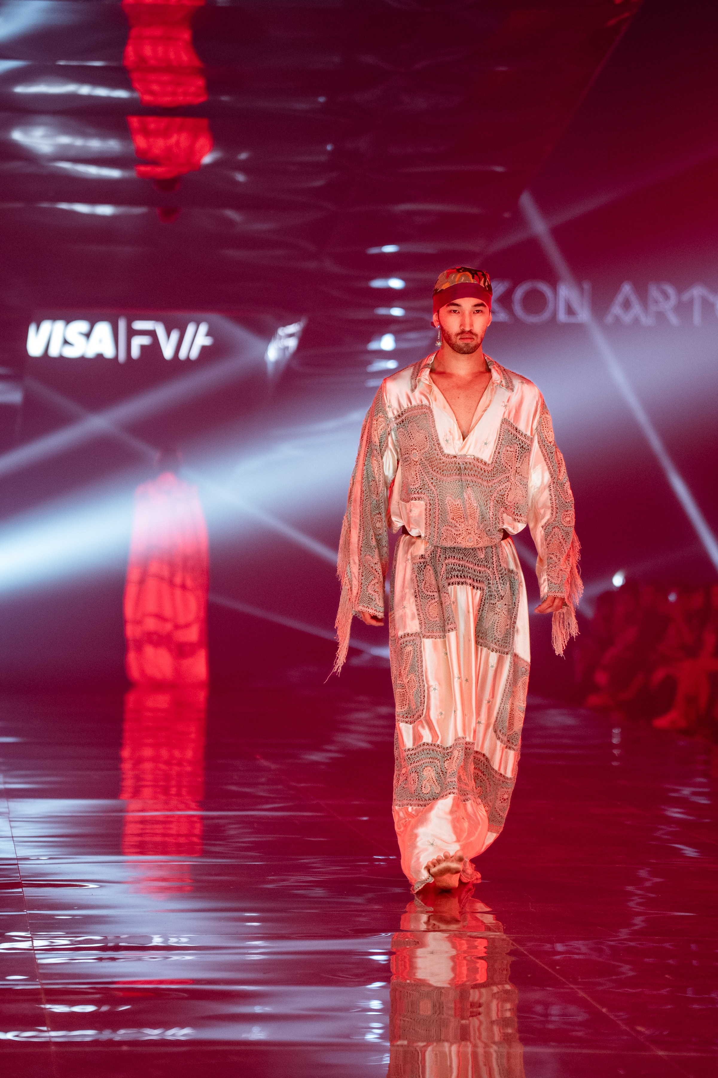 Visa Fashion week Maison Artc. Сайт Алматинского НЮ АРТ, будуар и фэшн фотографа Дениса Карпенко