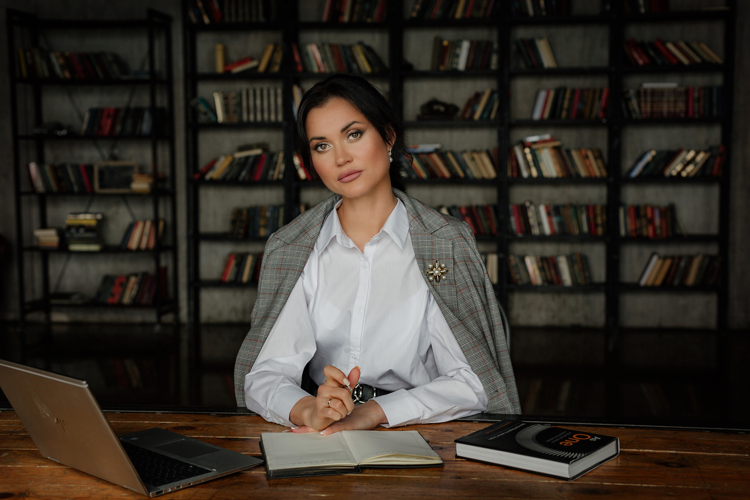 Деловая фотосессия для директора компании. Деловая и Бизнес съемка в  Москве Инесса Грушко