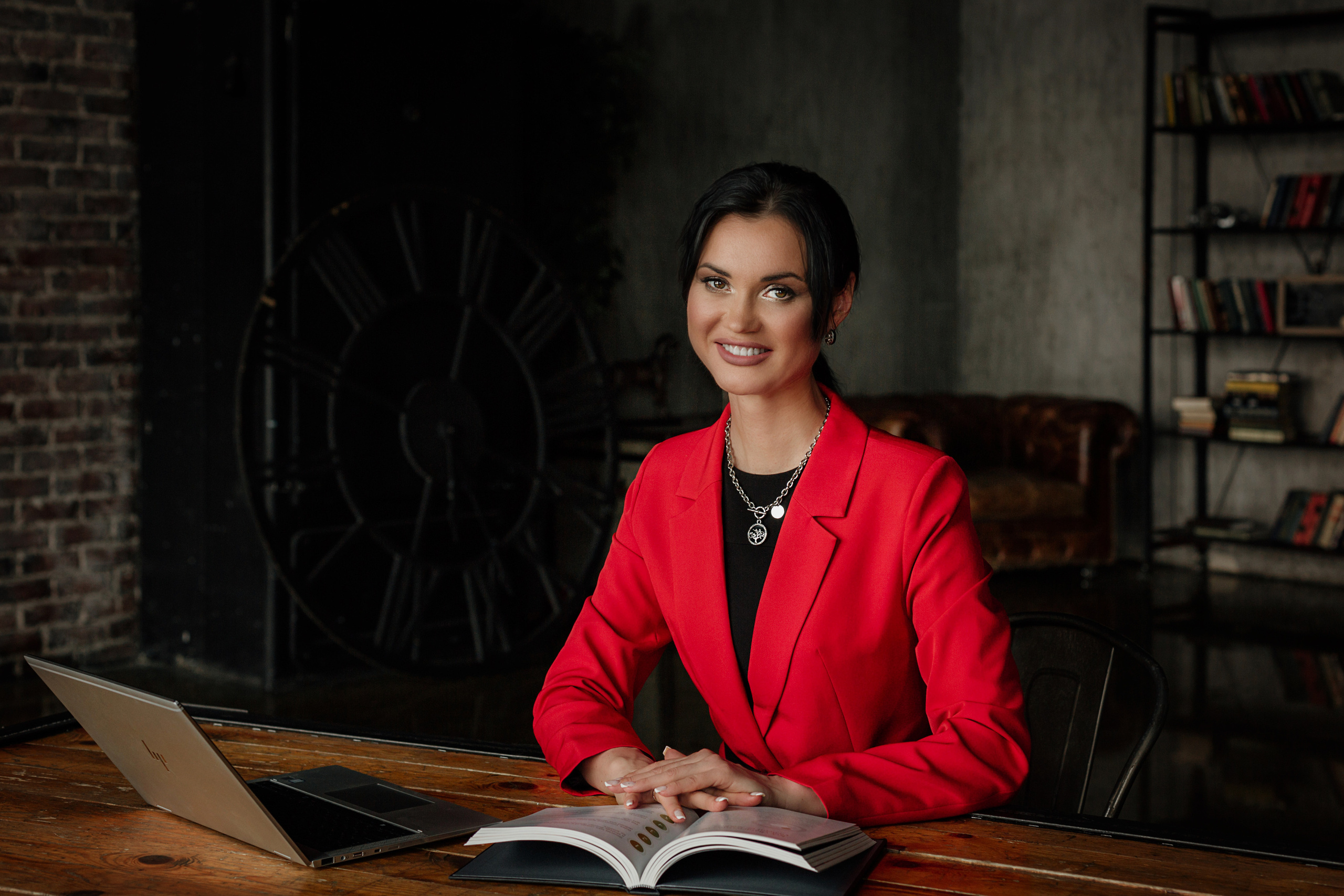 Деловая фотосессия для директора компании. Деловая и Бизнес съемка в  Москве Инесса Грушко