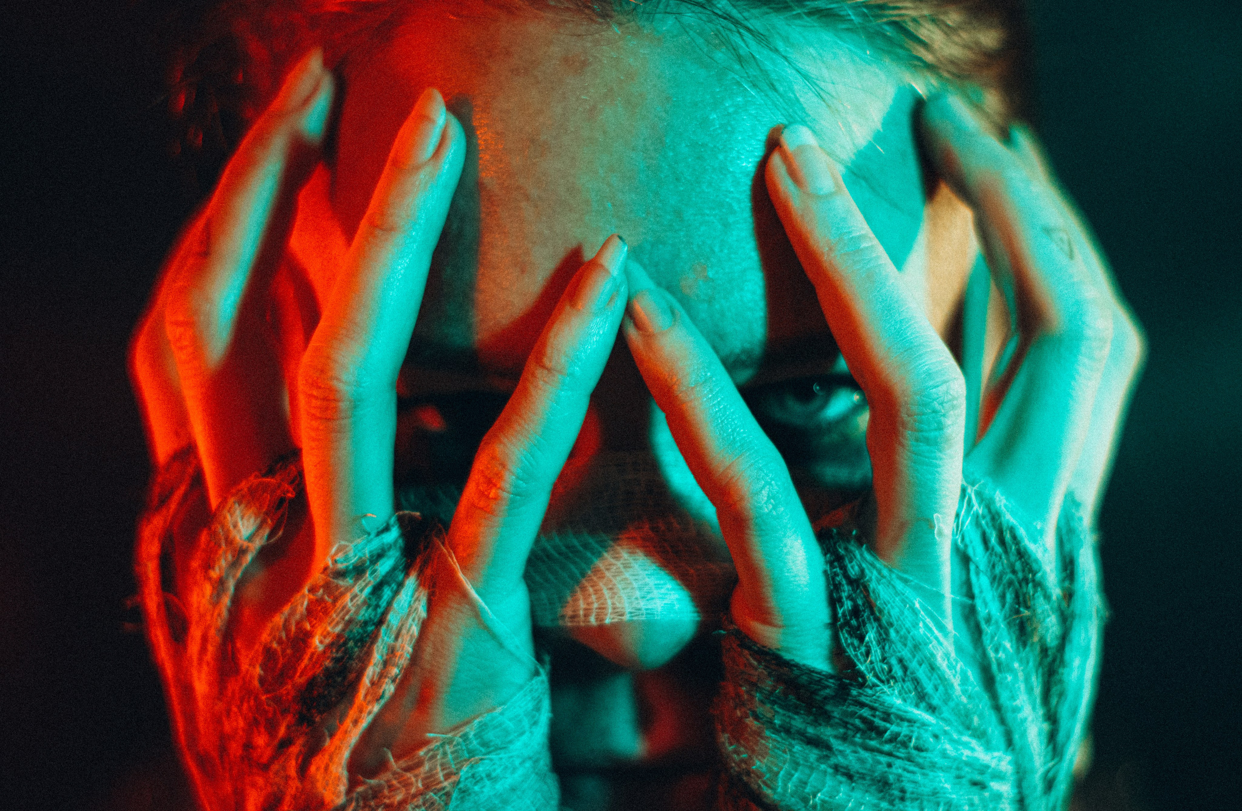 H E L E N. Портретный и уличный фотограф в Санкт-Петербурге Сергей Кутьин