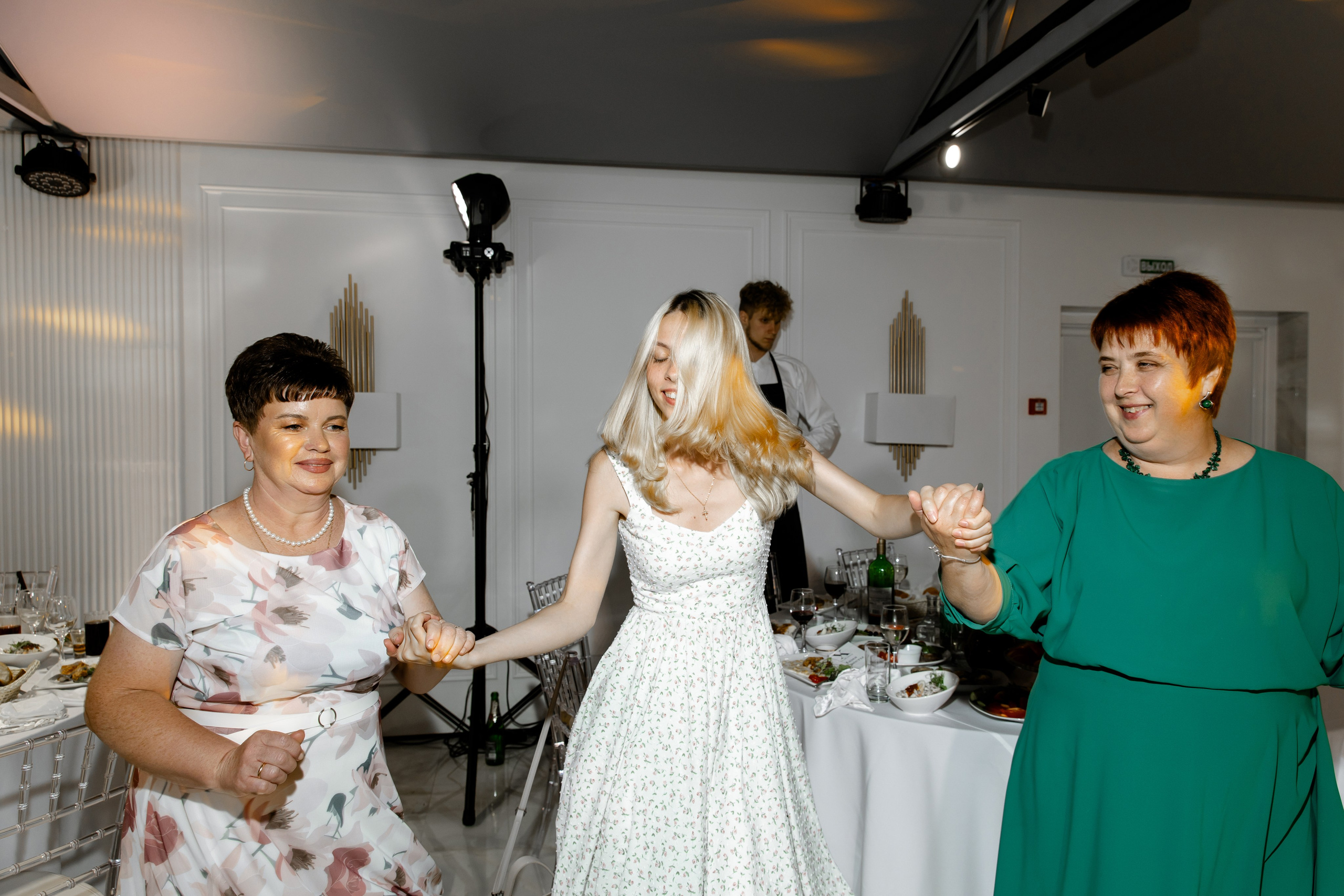 Свадебный день Влада и Вики. Свадебный фотограф Анна Бабахина