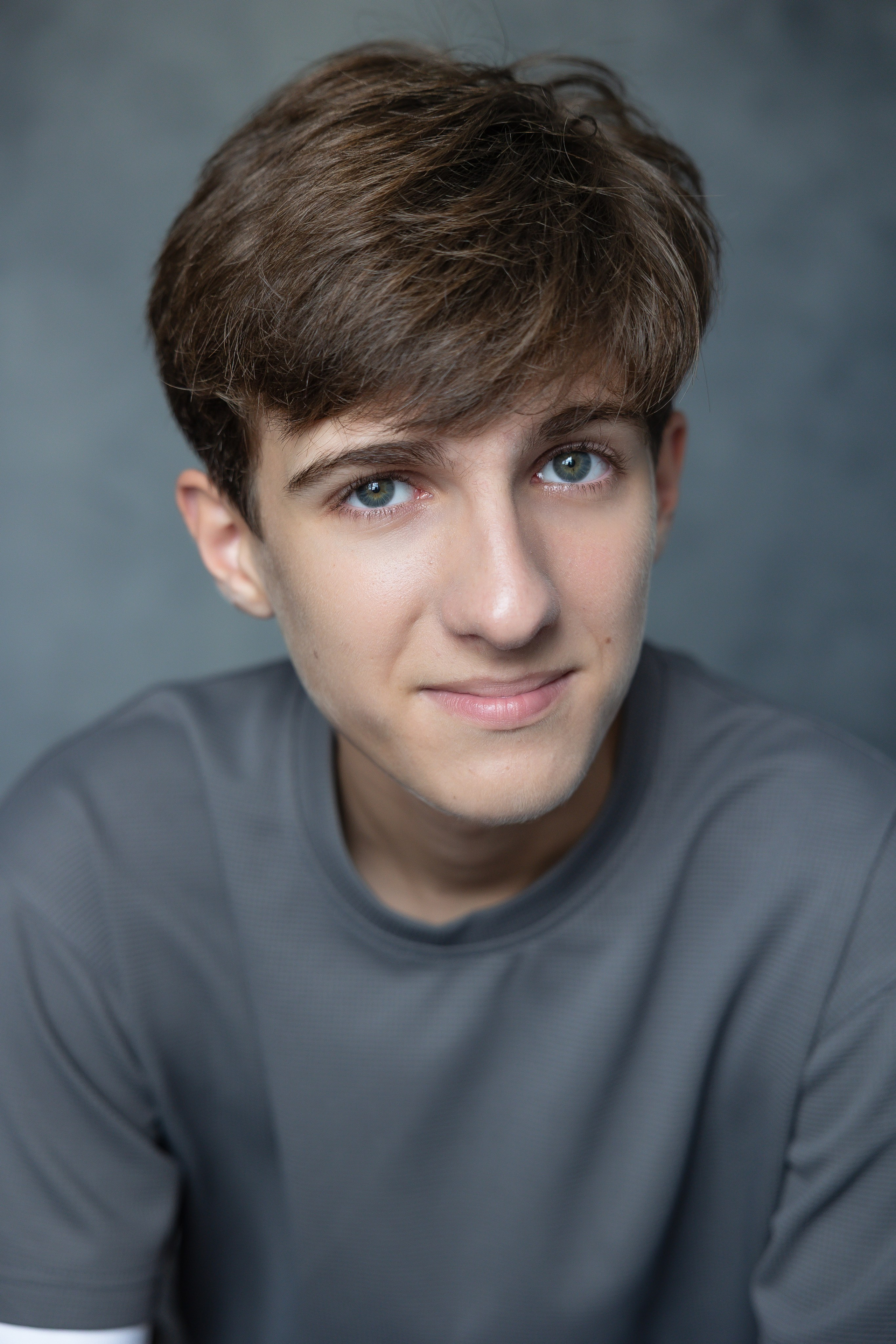 АРТЁМ. Я фотограф из Москвы к Вашим услугам