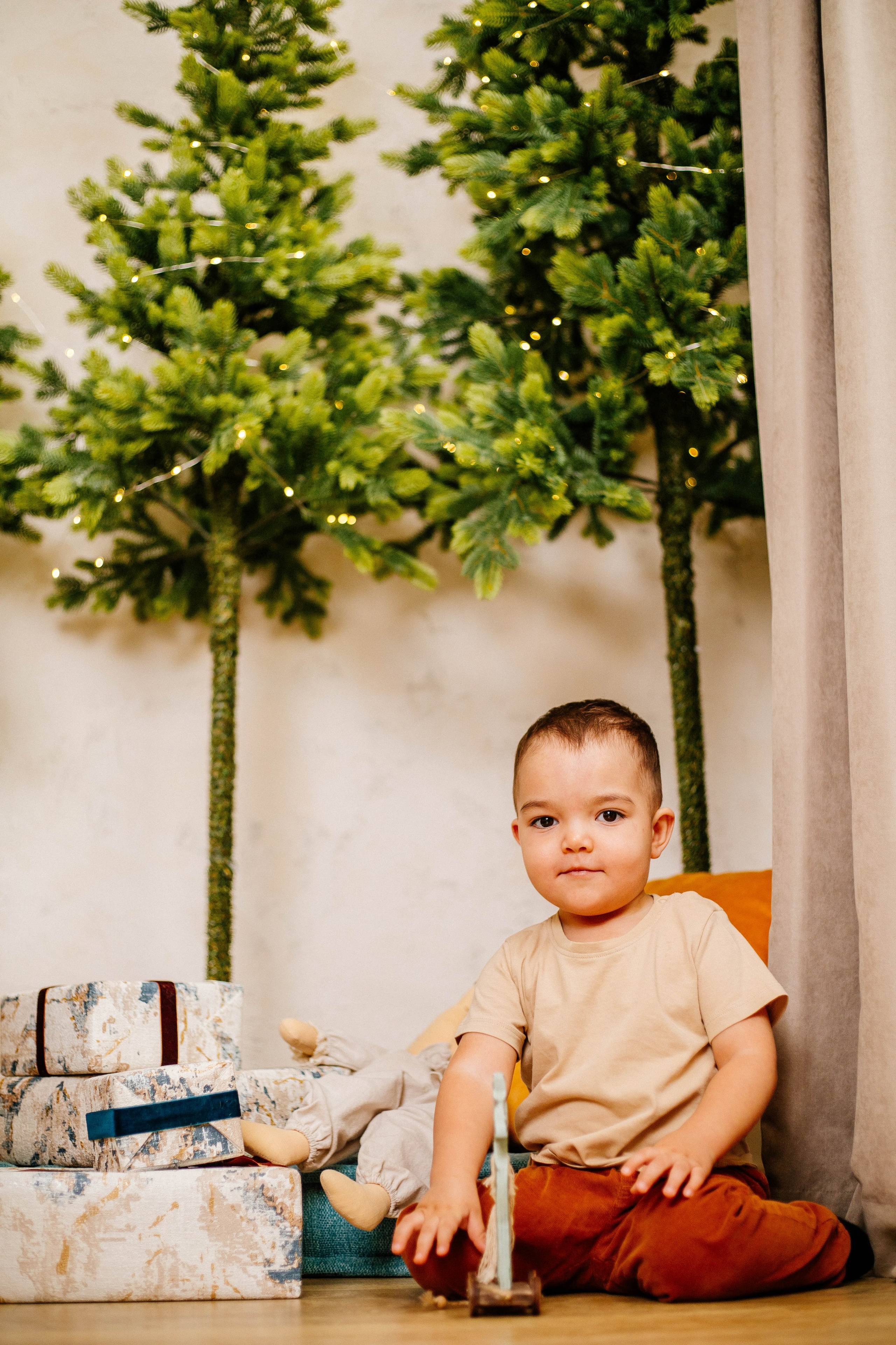 Лев с семьей. Рыжова Тамара