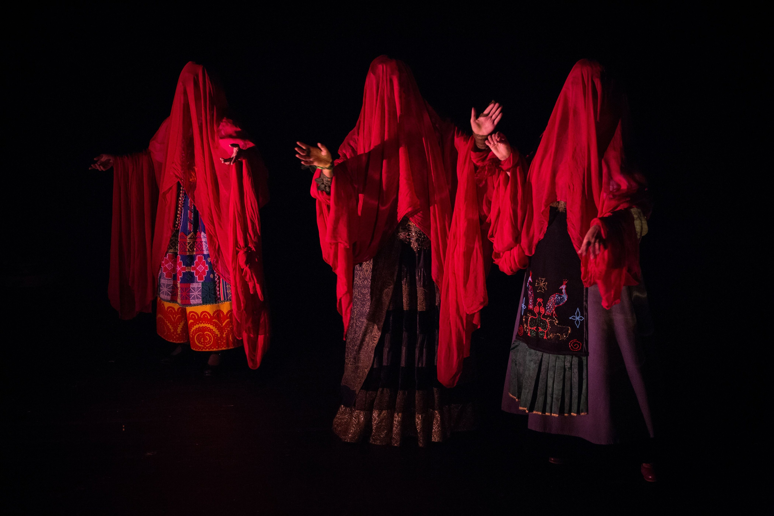 Театр. Sasha Ivanov — Documentary photographer