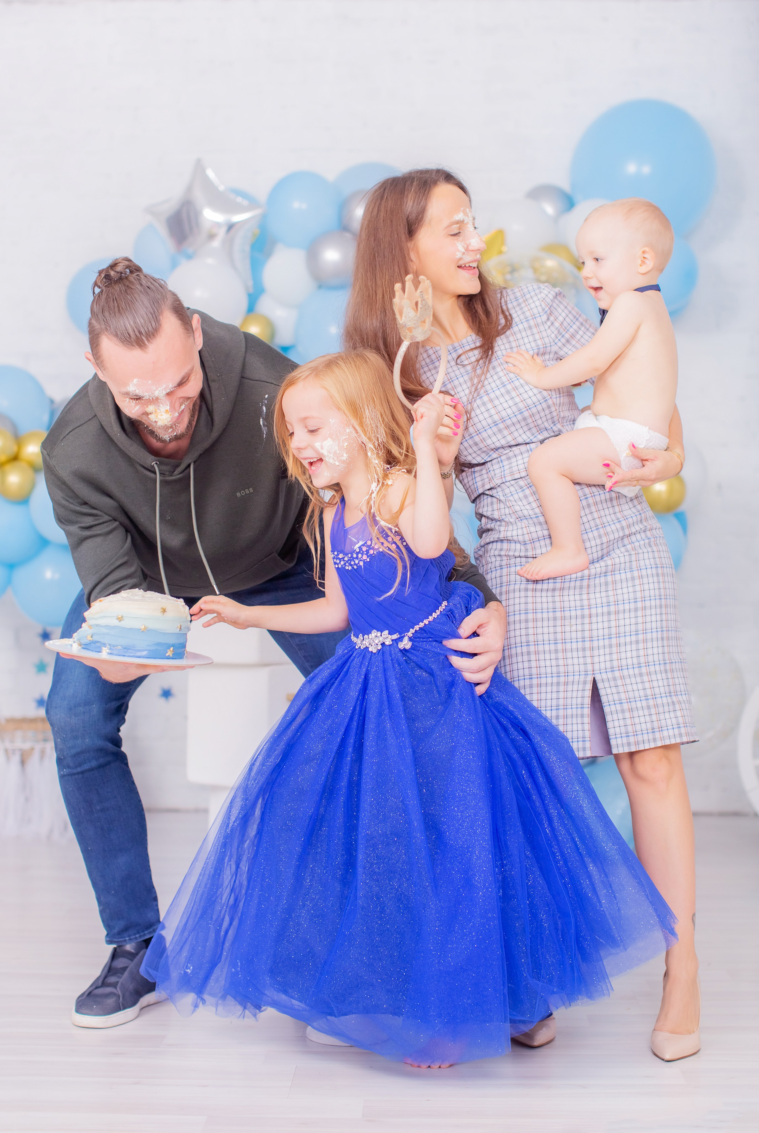 Первый торт. צלם ואמן ילדים ומשפחה