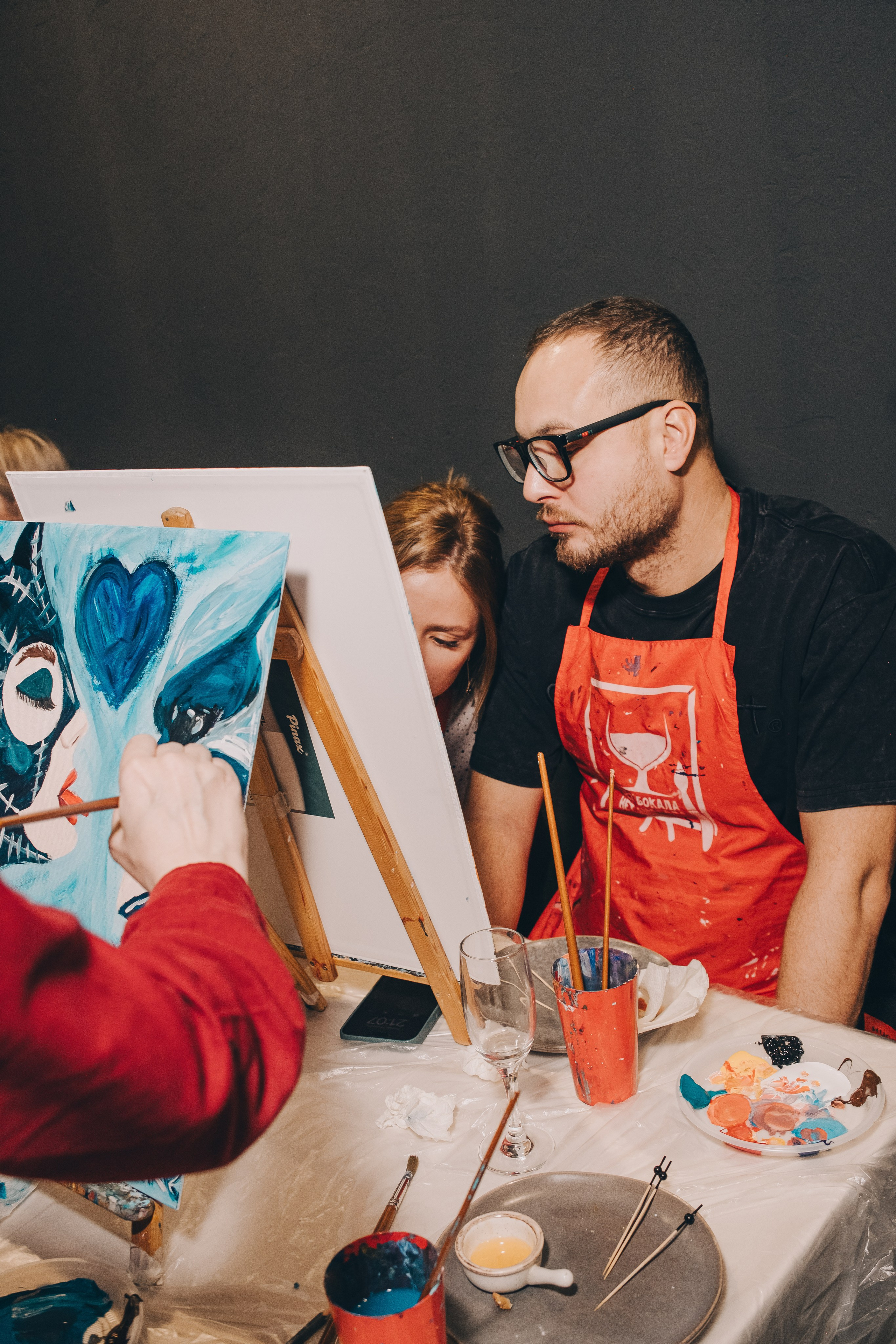 Без бокала — нет шагала. Фотограф в Иркутске Анна Мирошникова