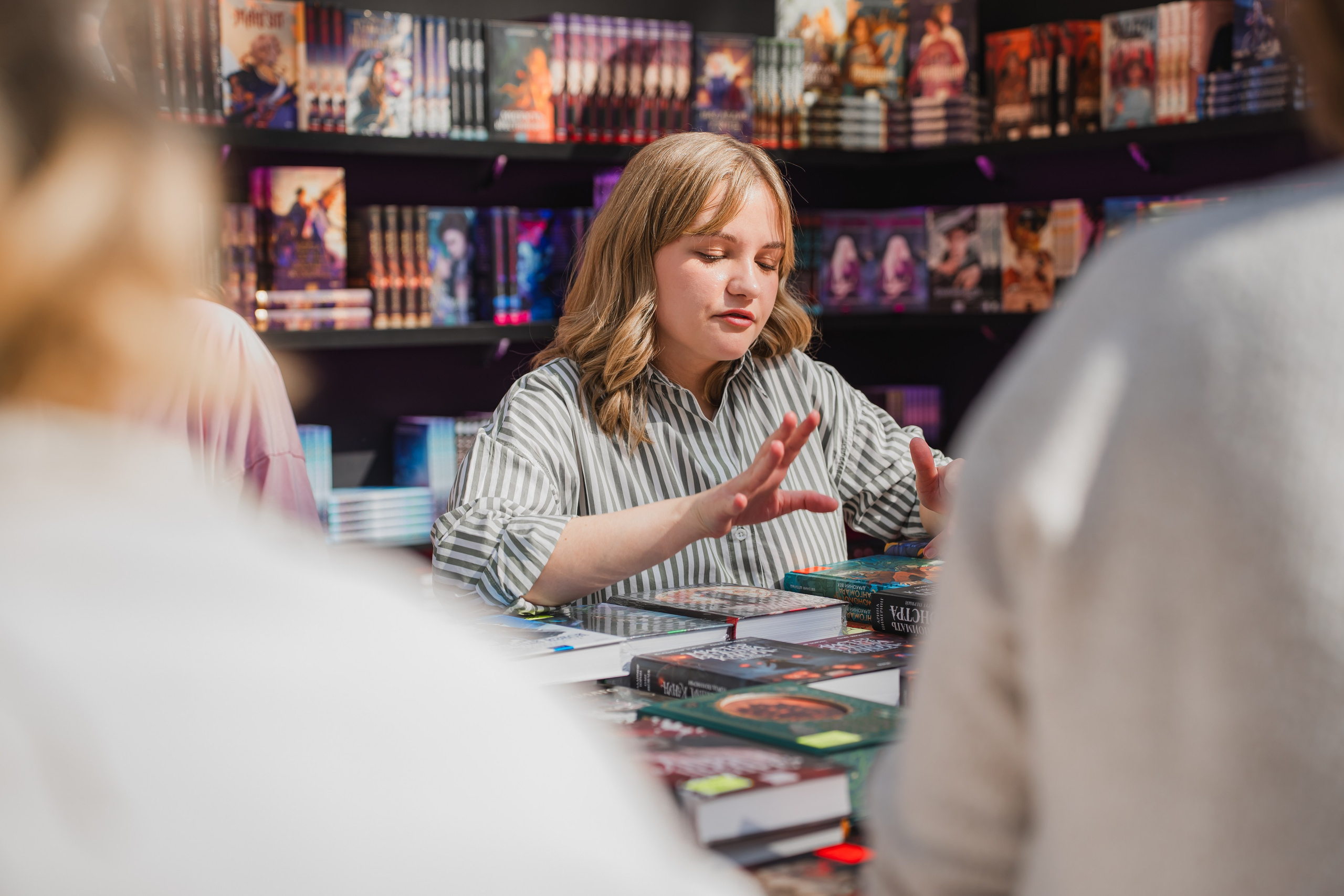 МИФ Non/fictio№ 2025 стенды. Репортажный фотограф Анастасия Рубцова