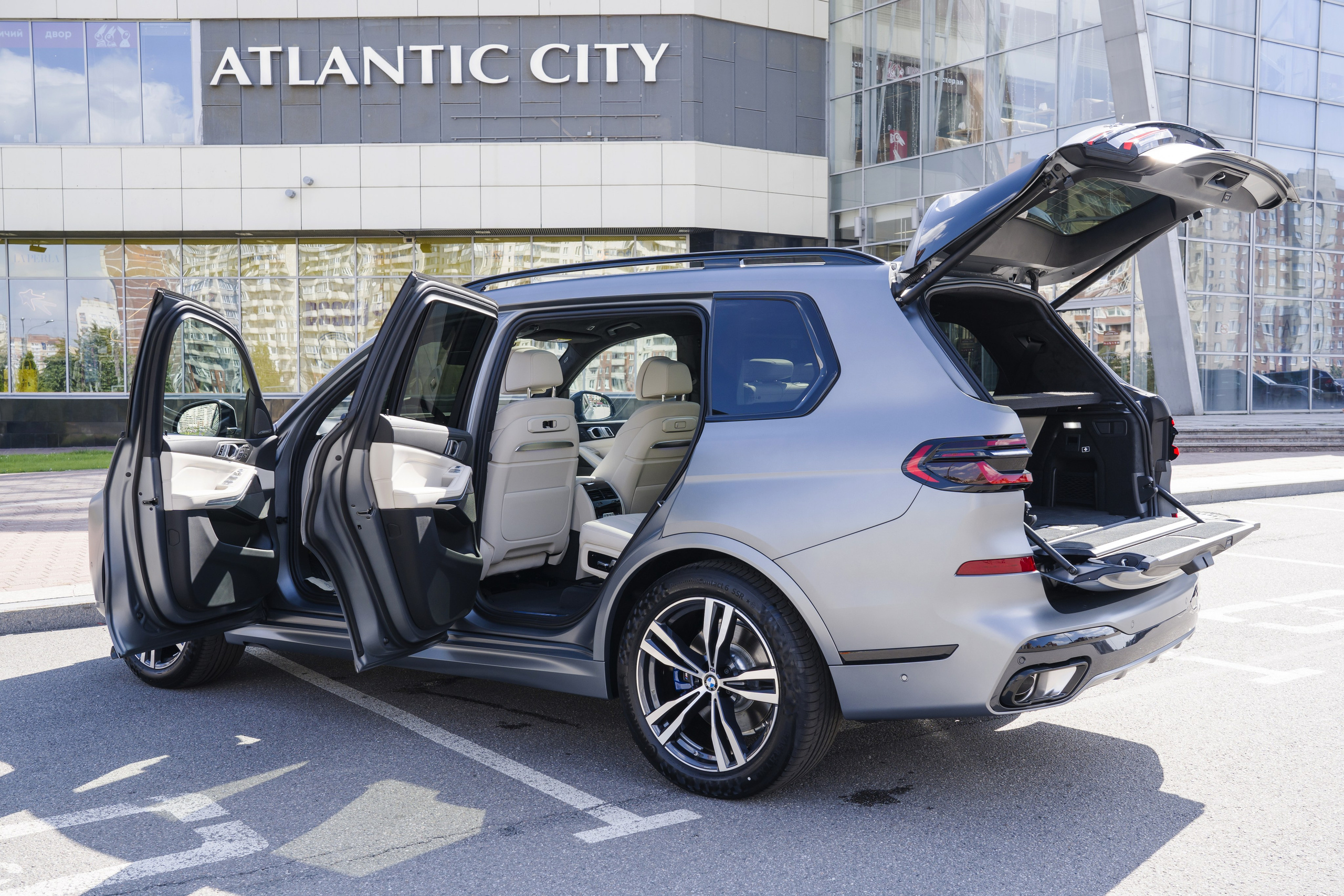 Такси люкс-класса. Фотограф в Санкт-Петербурге. Репортажная и все съёмки для бизнеса