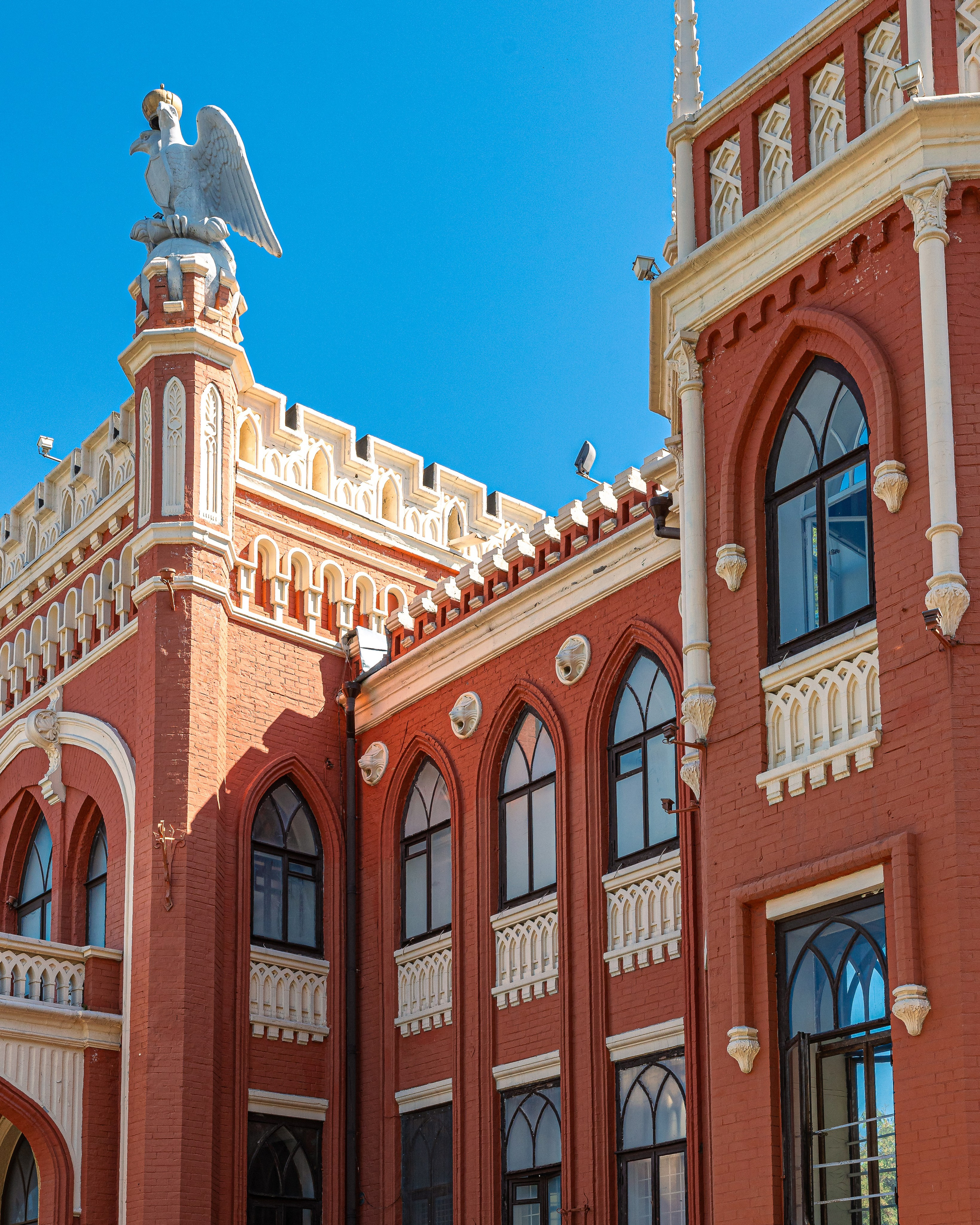 Красный замок Тихона Булычева на Вятке. Архитектор Чарушин И.А. Иван Благушин. Интерьерный и архитектурный фотограф в Москве и Санкт-Петербурге