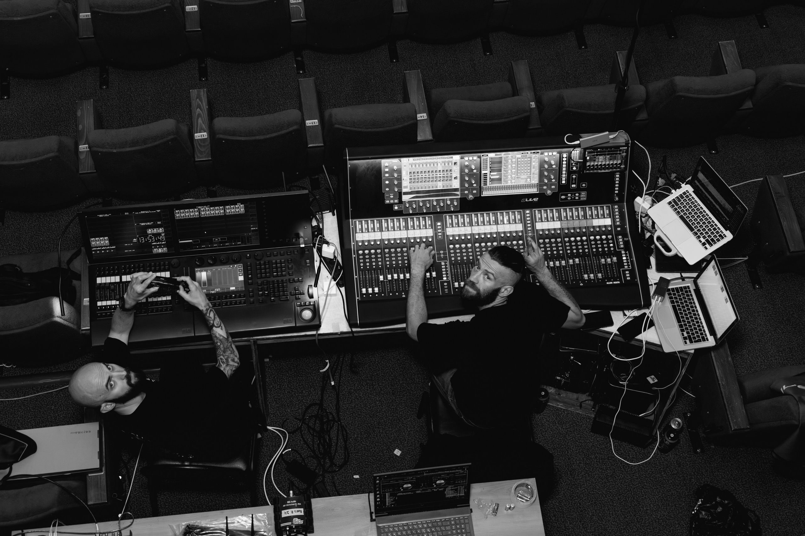 Backstage. Занимаюсь профессиональной фотографией и живу рядом с Байкалом. Работаю в разных жанрах