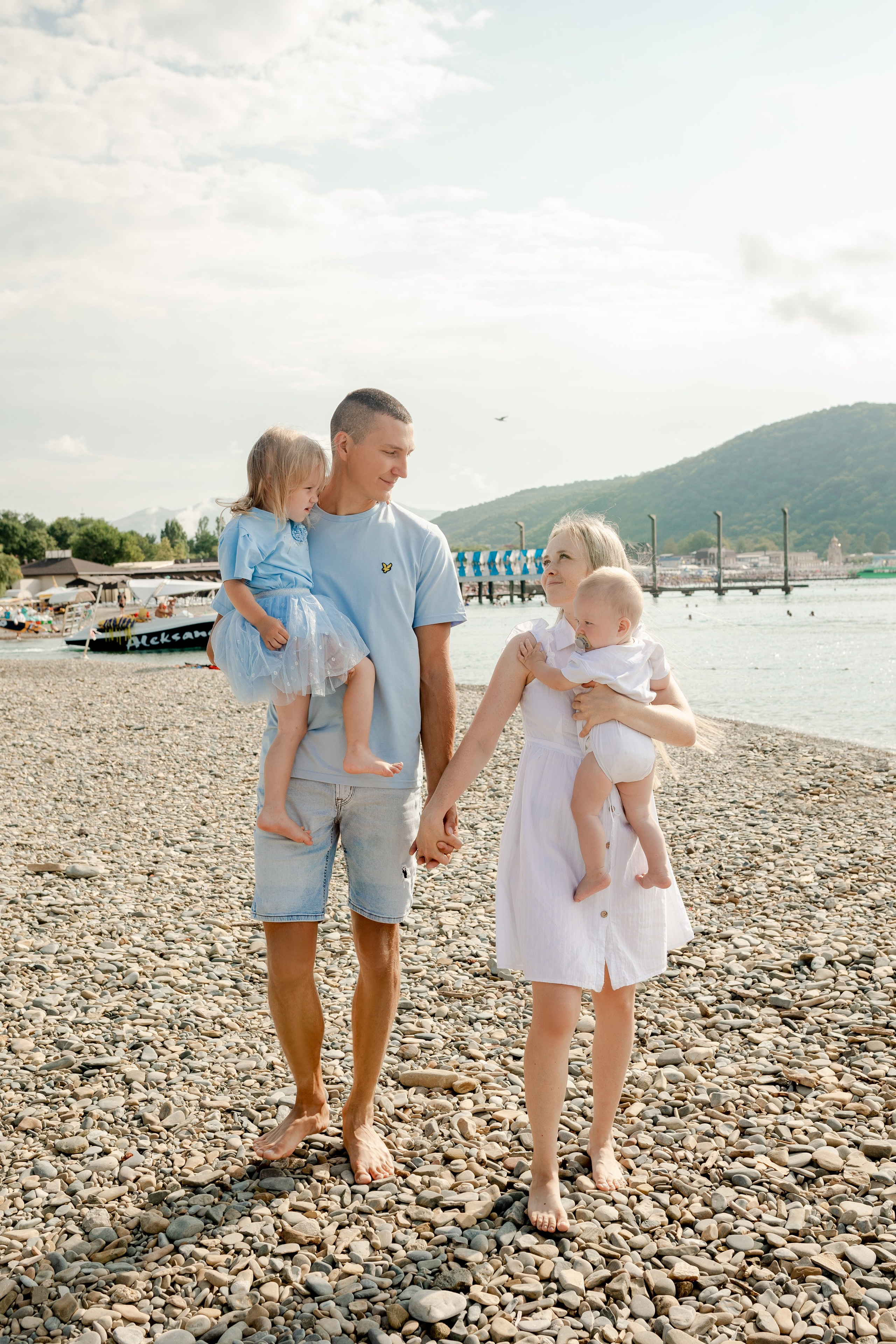 Евгения, Андрей, Вика, Саша, Елена и Дмитрий. Фотограф в Геленджике, Архипо-Осиповке, Абрау-Дюрсо, Кринице Виктория