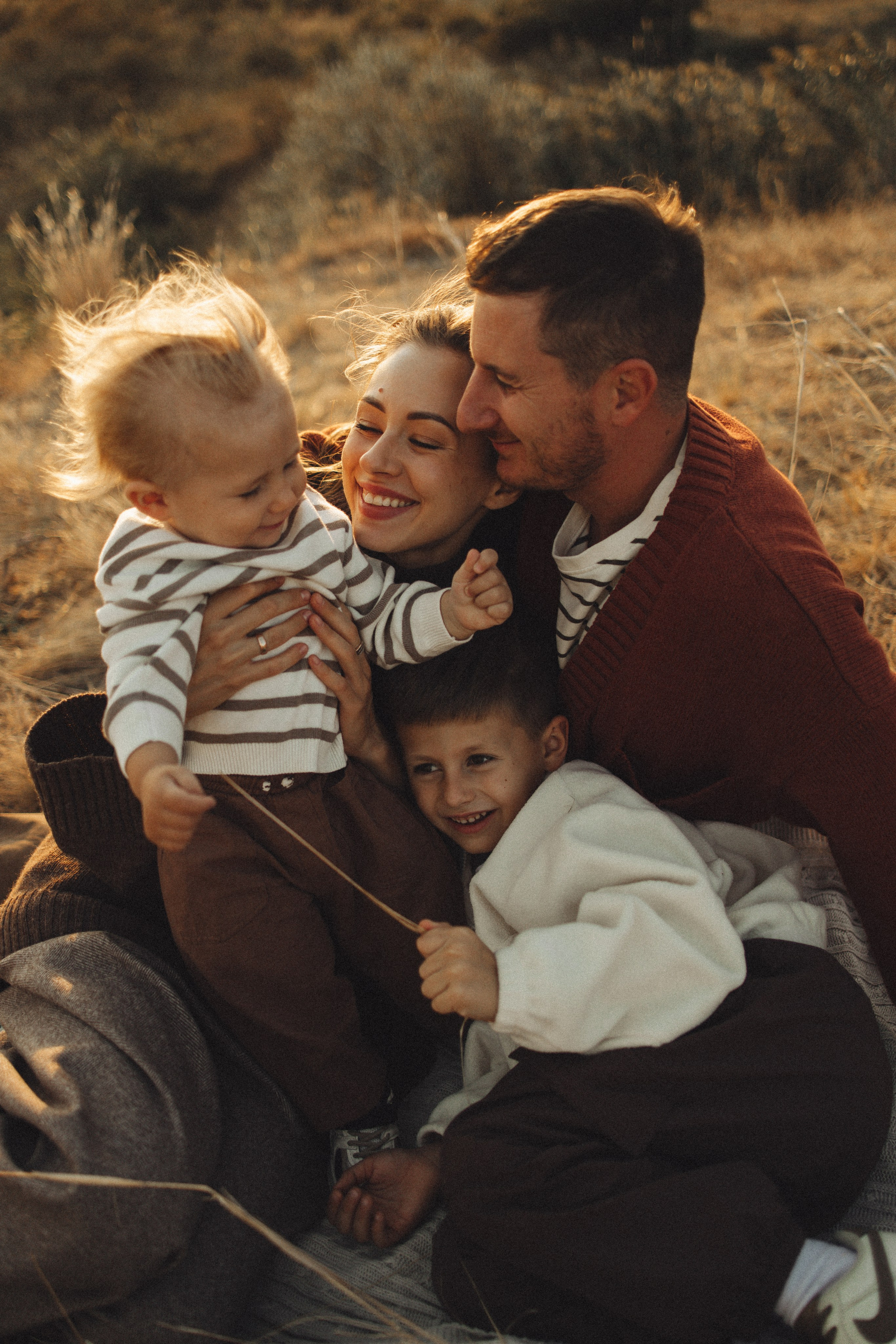 Семейная история, закат в Мержаново. Семейный и детский фотограф, таганрог, ростов-на-дону