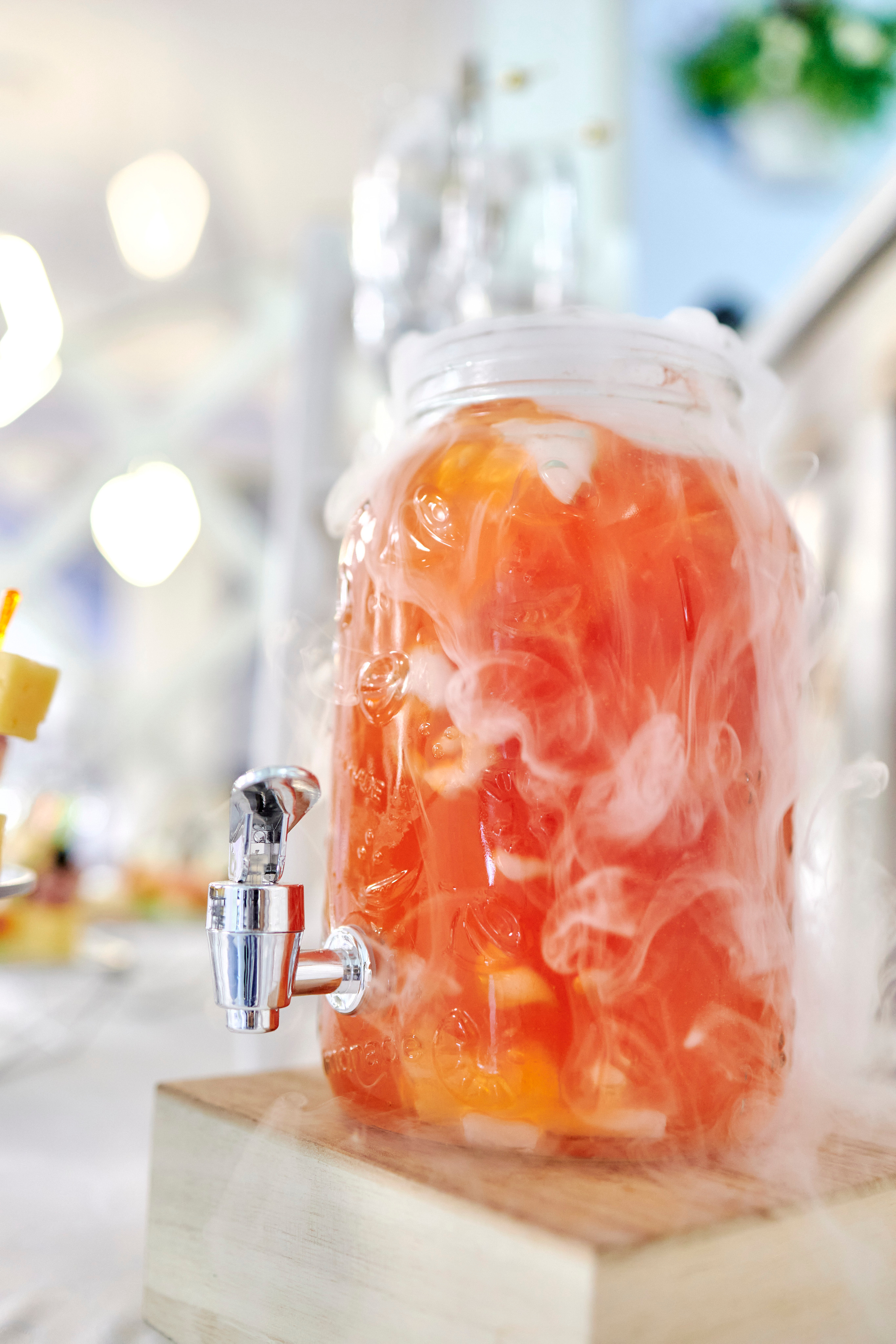 Кафе Гжель (сиреневый цвет). Фотограф Иван Кузьмин на любое Ваше мероприятие